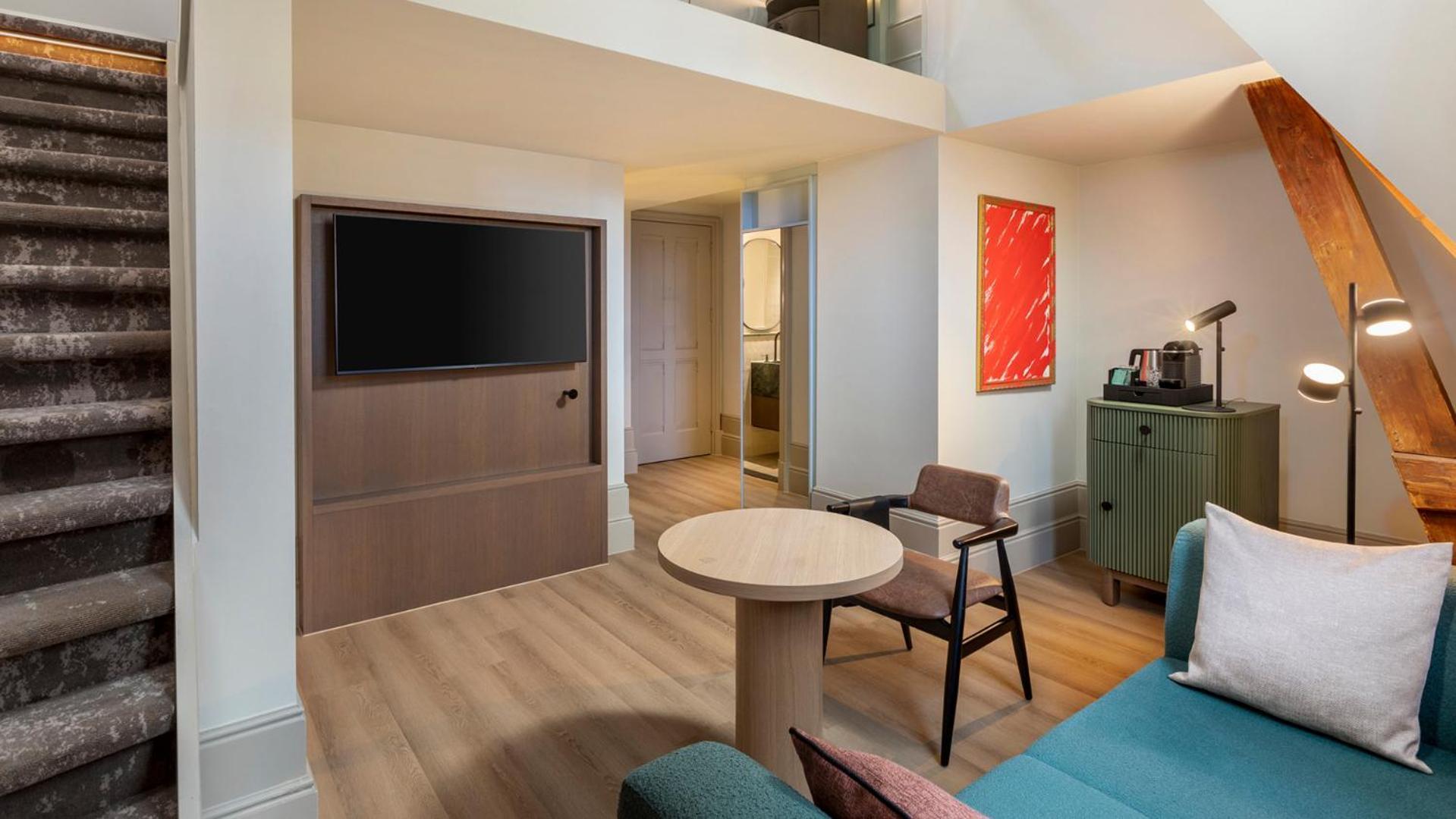 Junior King Suite