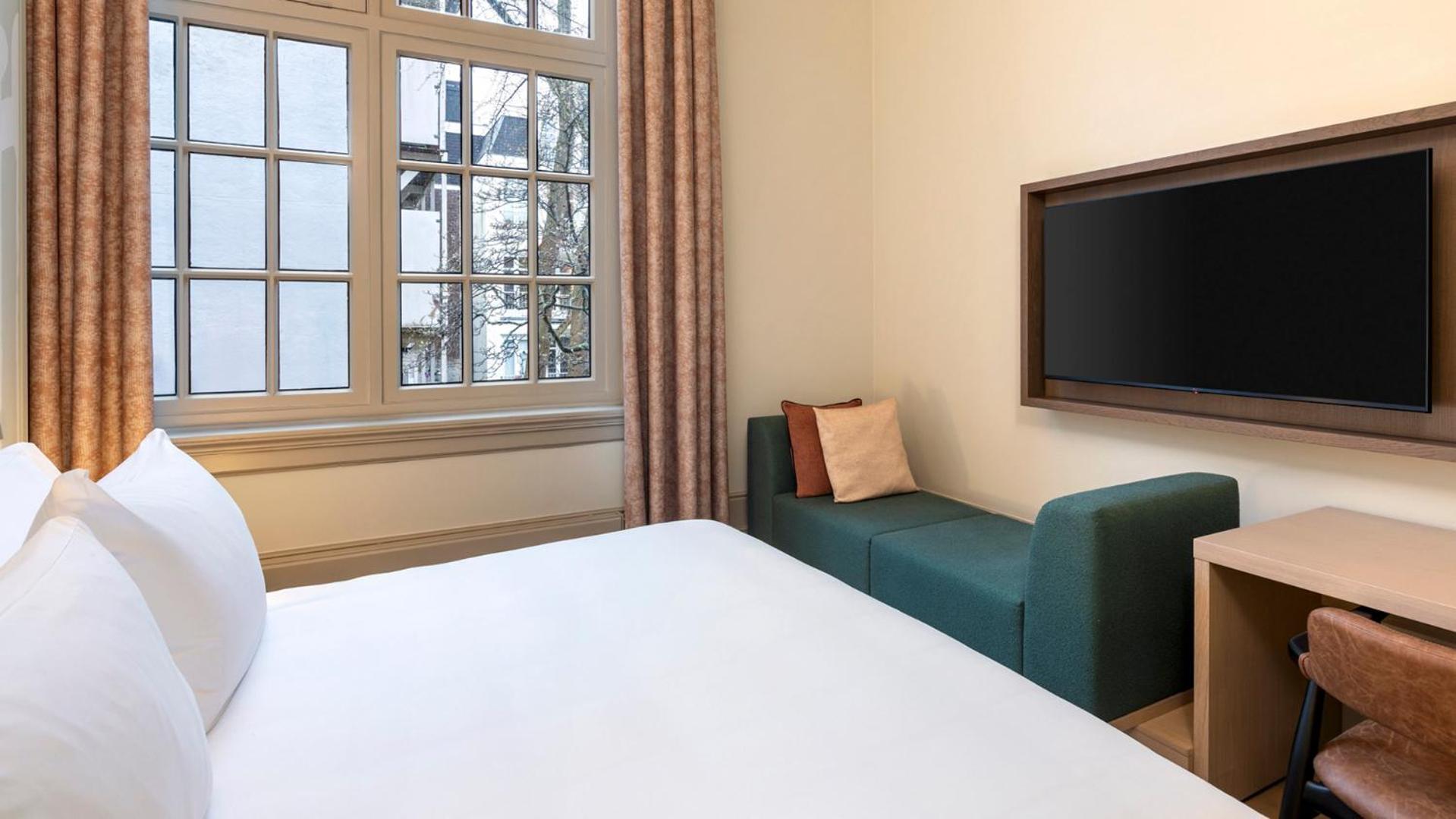 Superior Queen Room