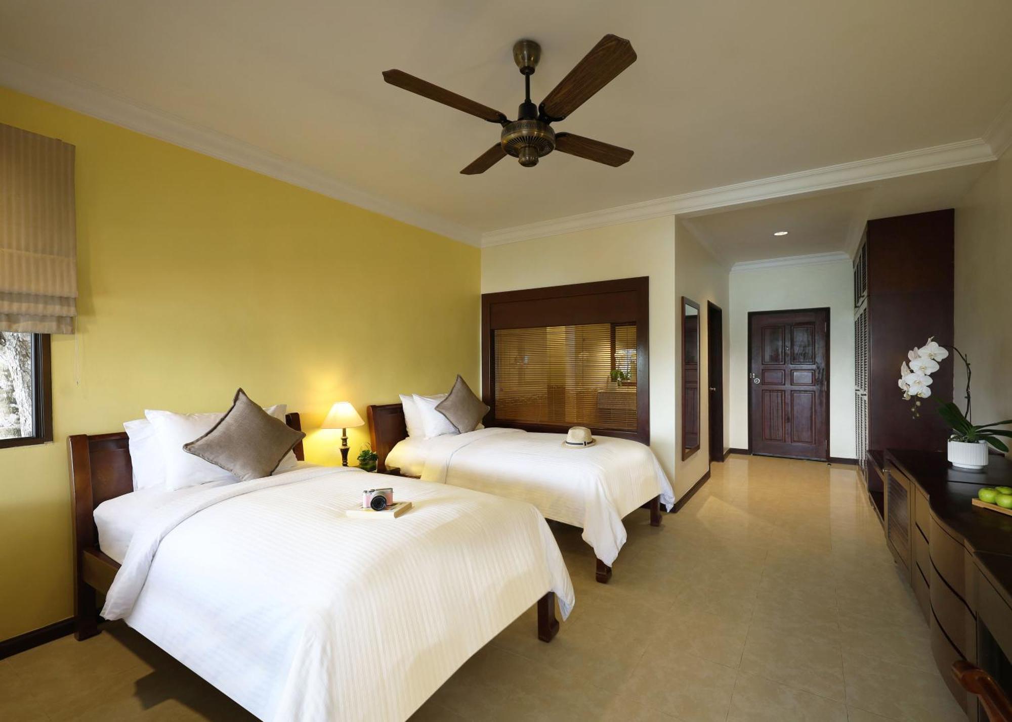 Premier Seaview Chalet