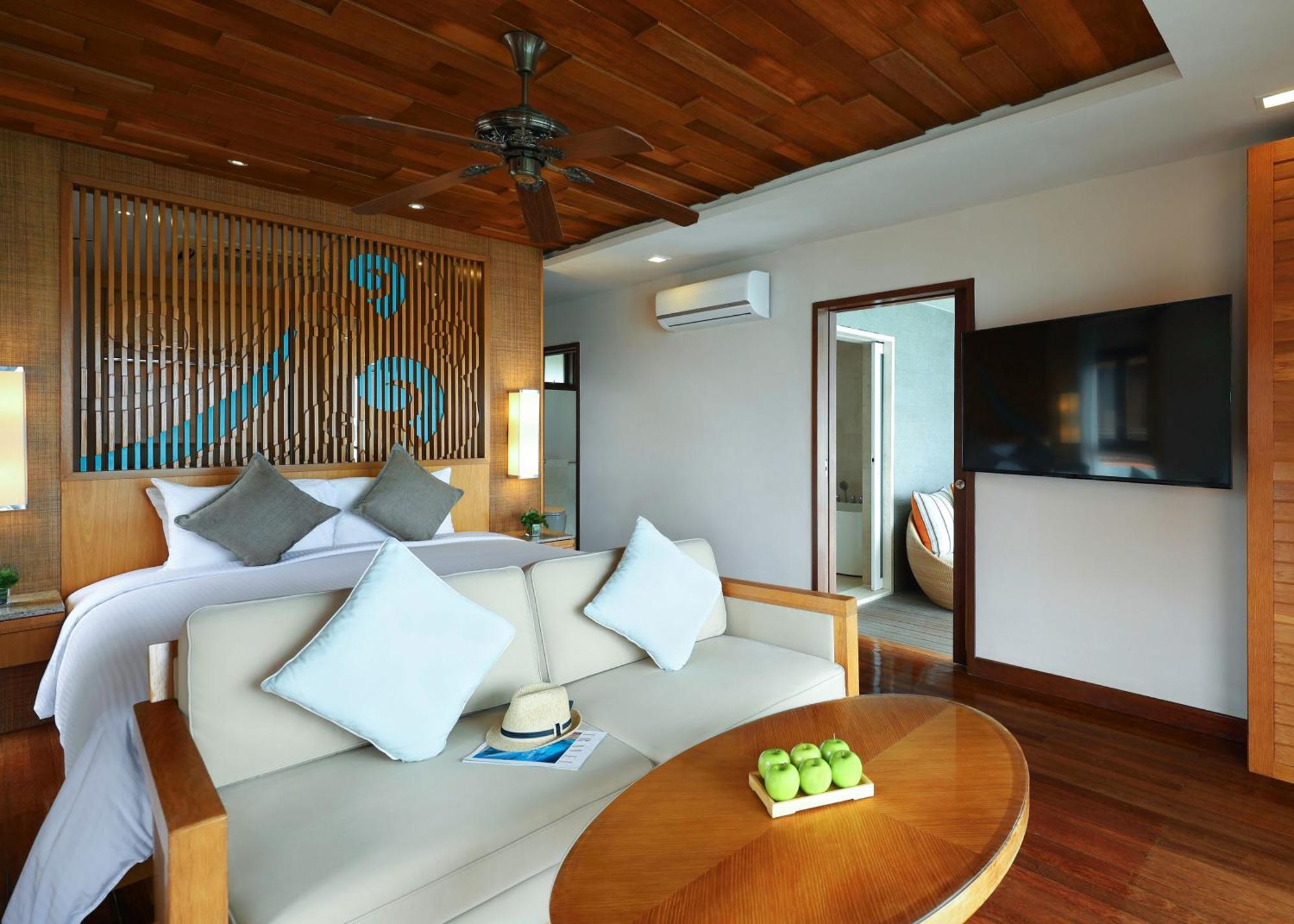 Premier Suite on Water