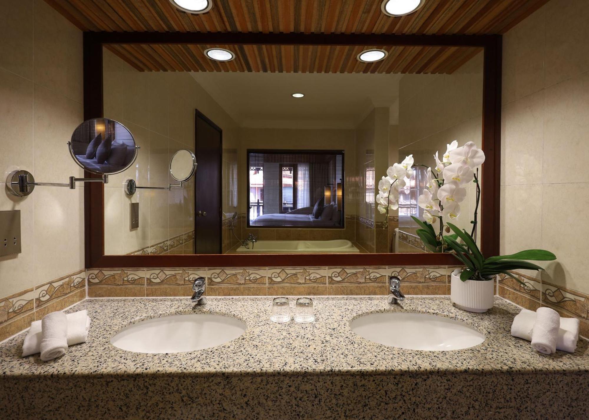 Premier Seaview Chalet