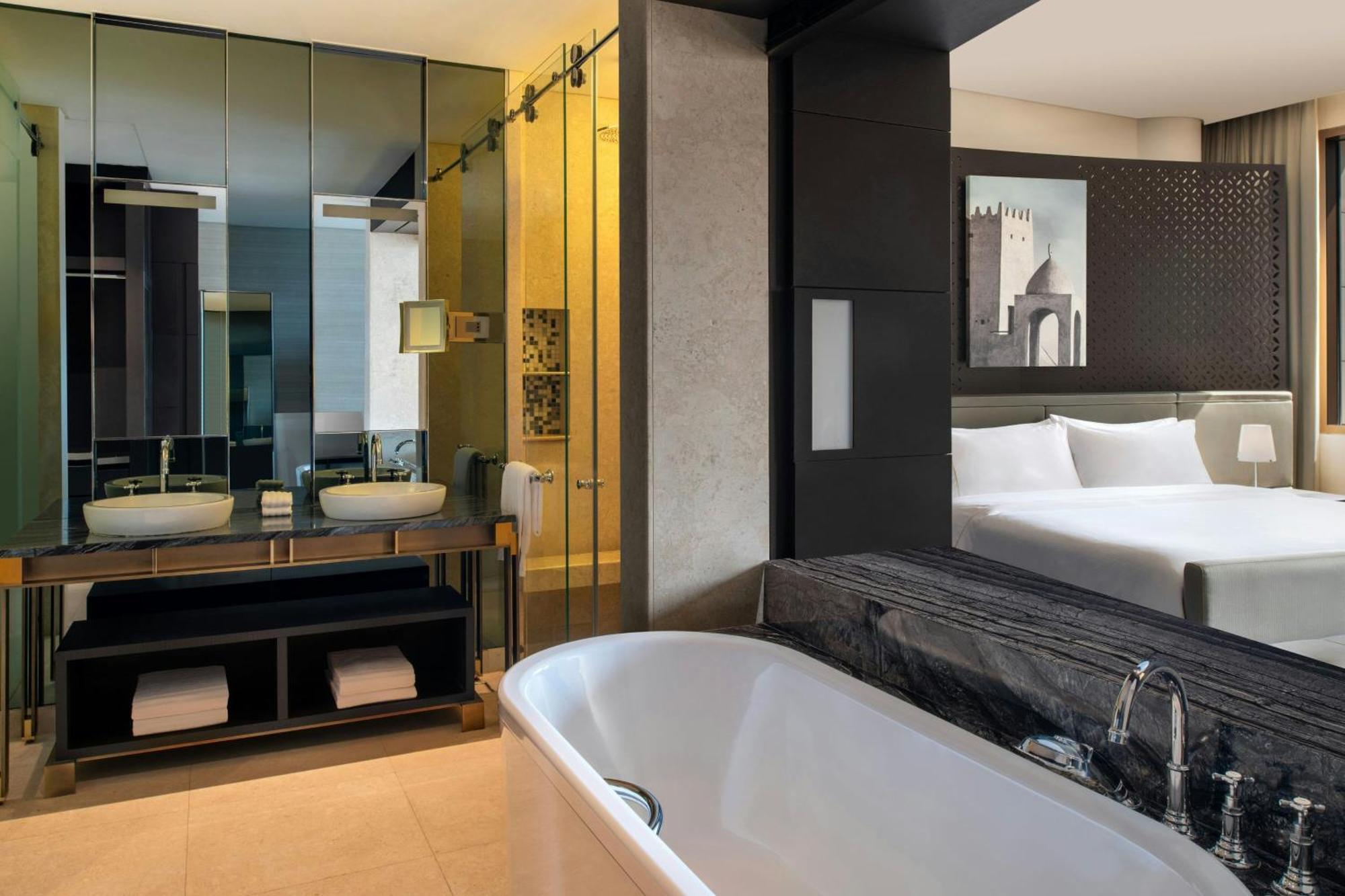 Deluxe Room City View King bed