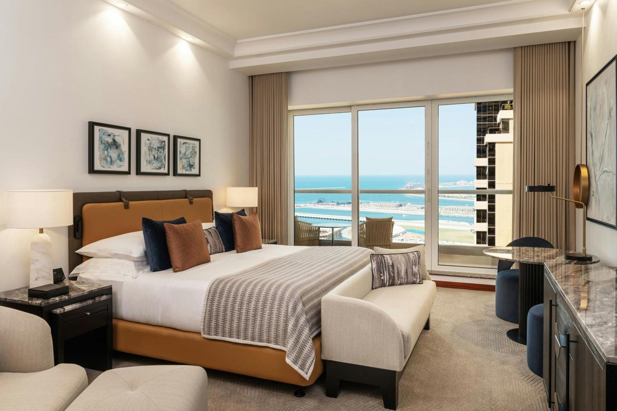 Deluxe Room, With Complimentary Resort Beach & Pool Access, Guest room, 1 King,1746838357:JPEG