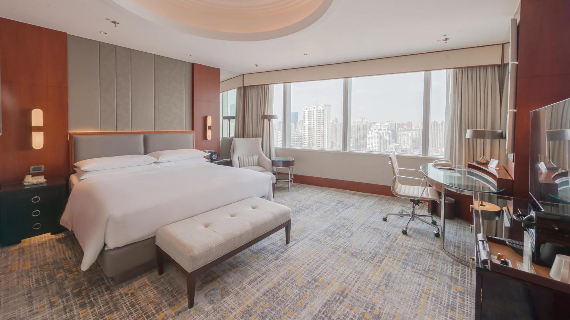 Superior Deluxe King Room