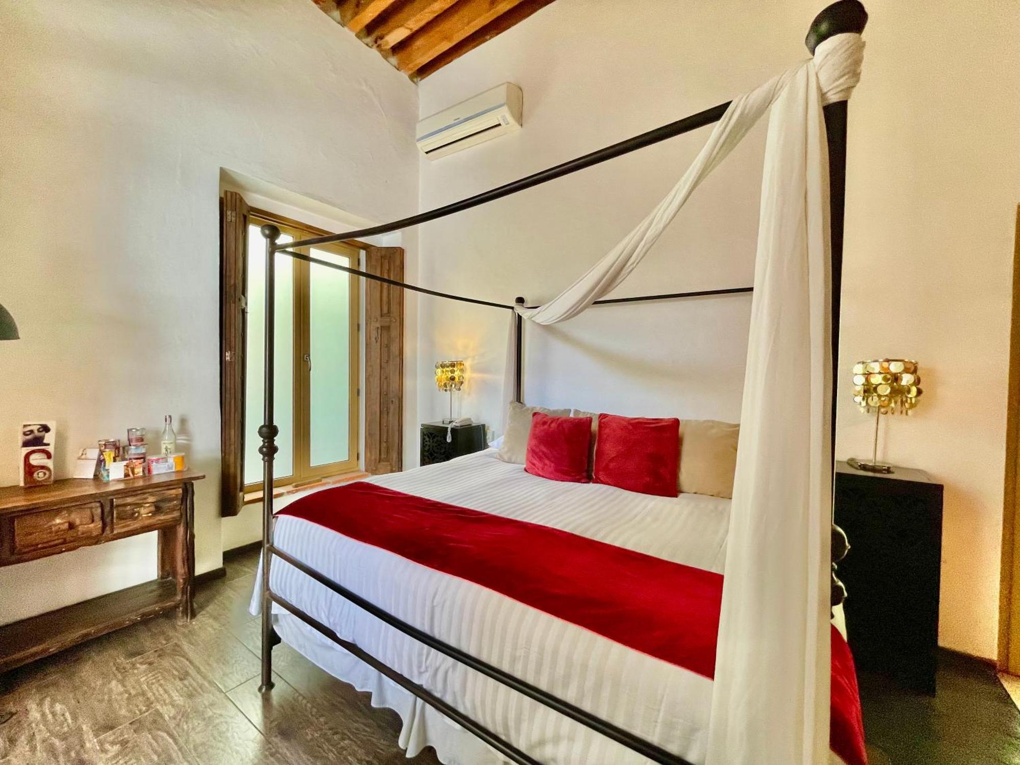 Master Suite Accept Pets