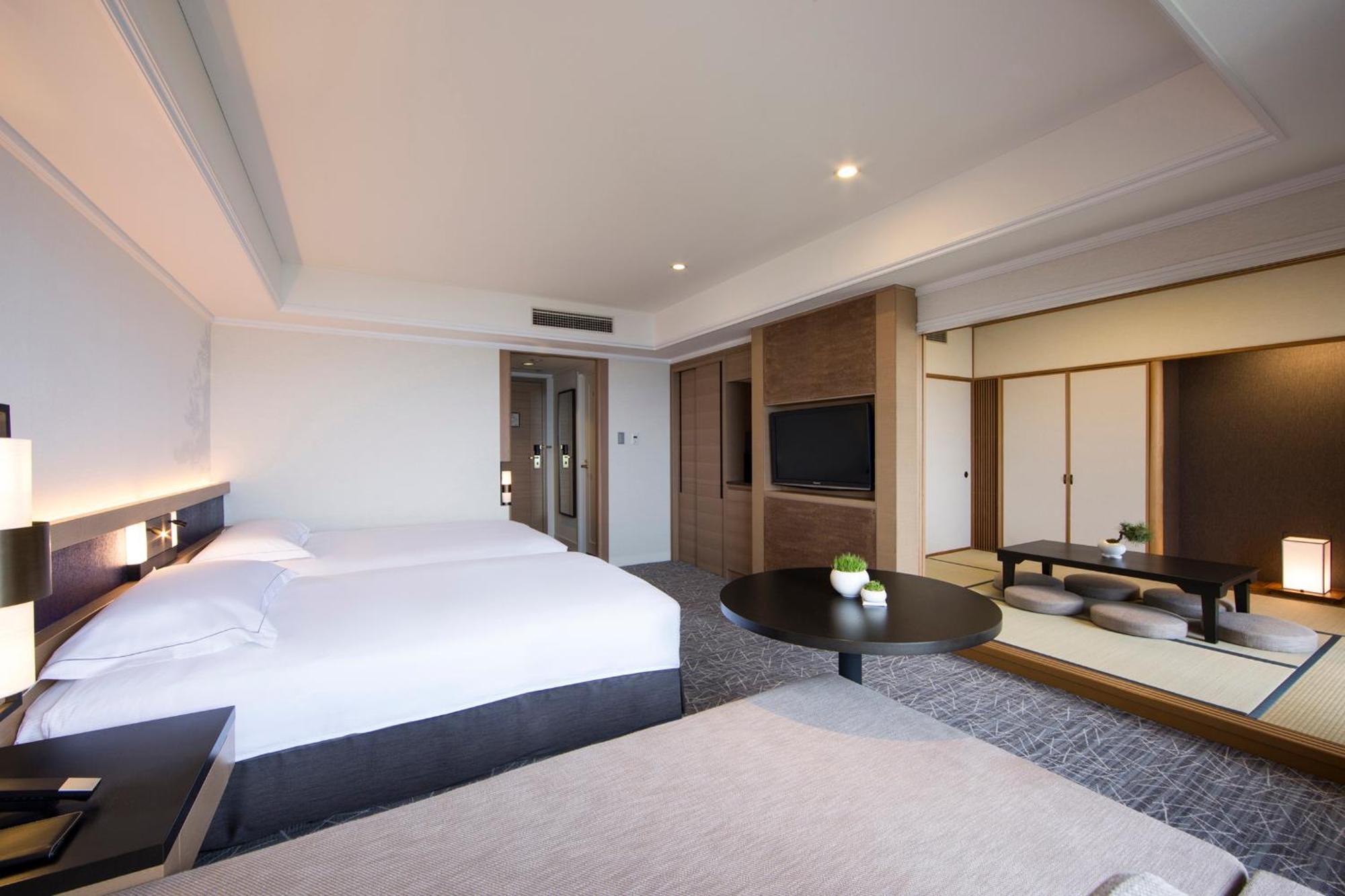 Deluxe Room Tatami Area