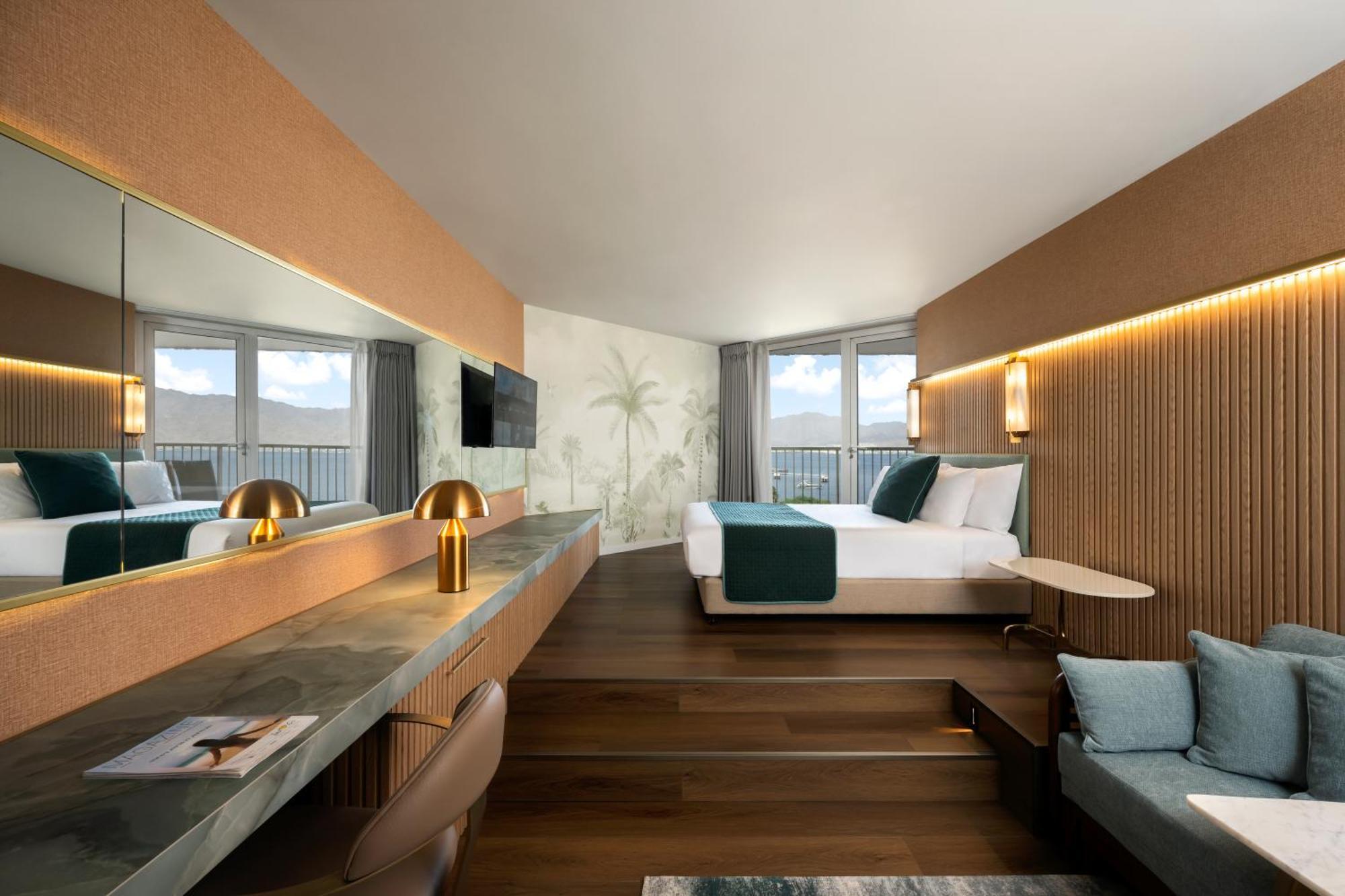 Deluxe Tower Room Sea View