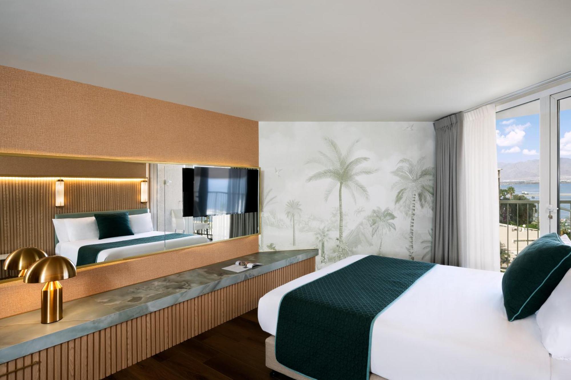 Deluxe Tower Room Sea View