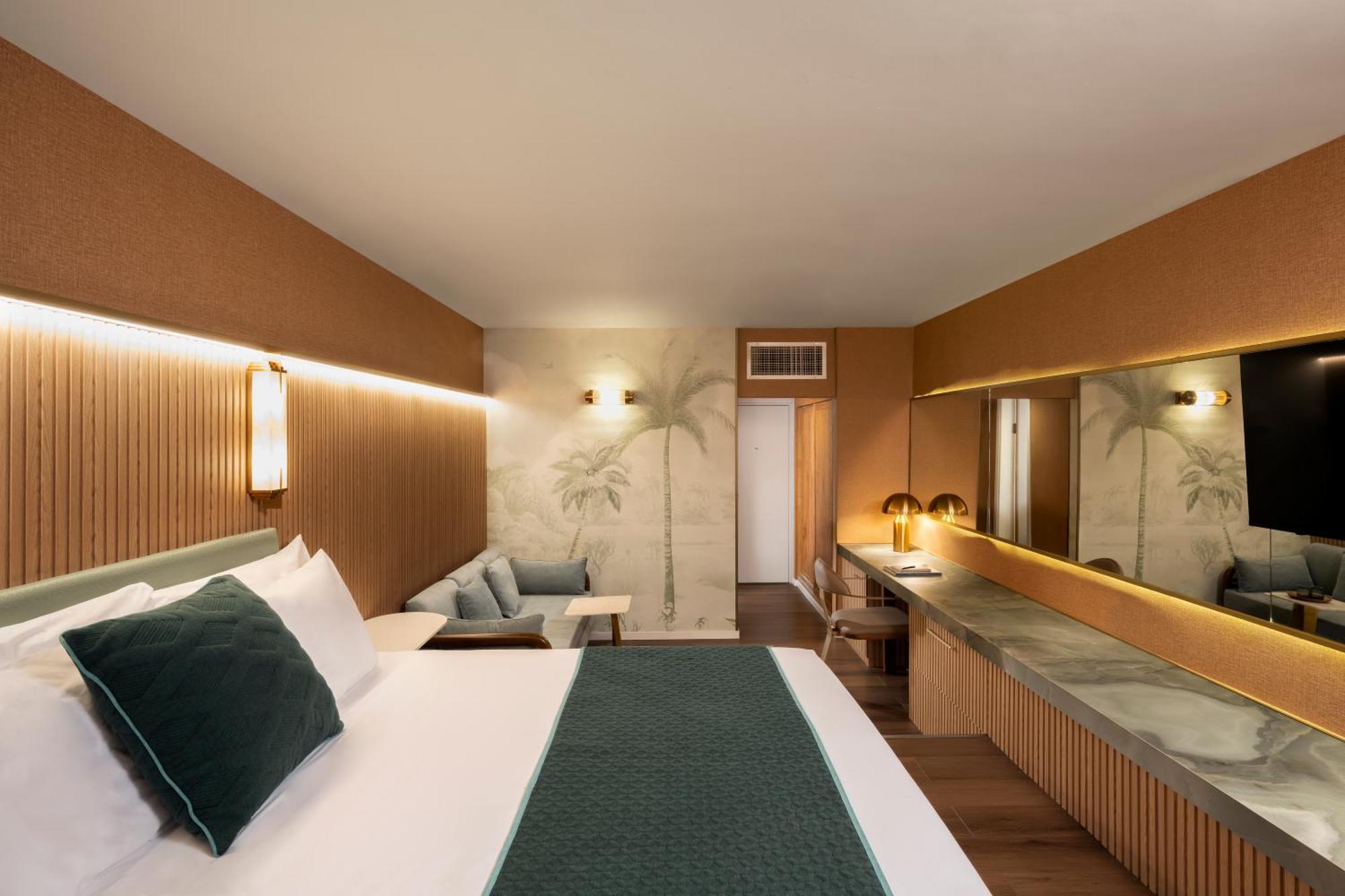 Deluxe Tower Room Sea View