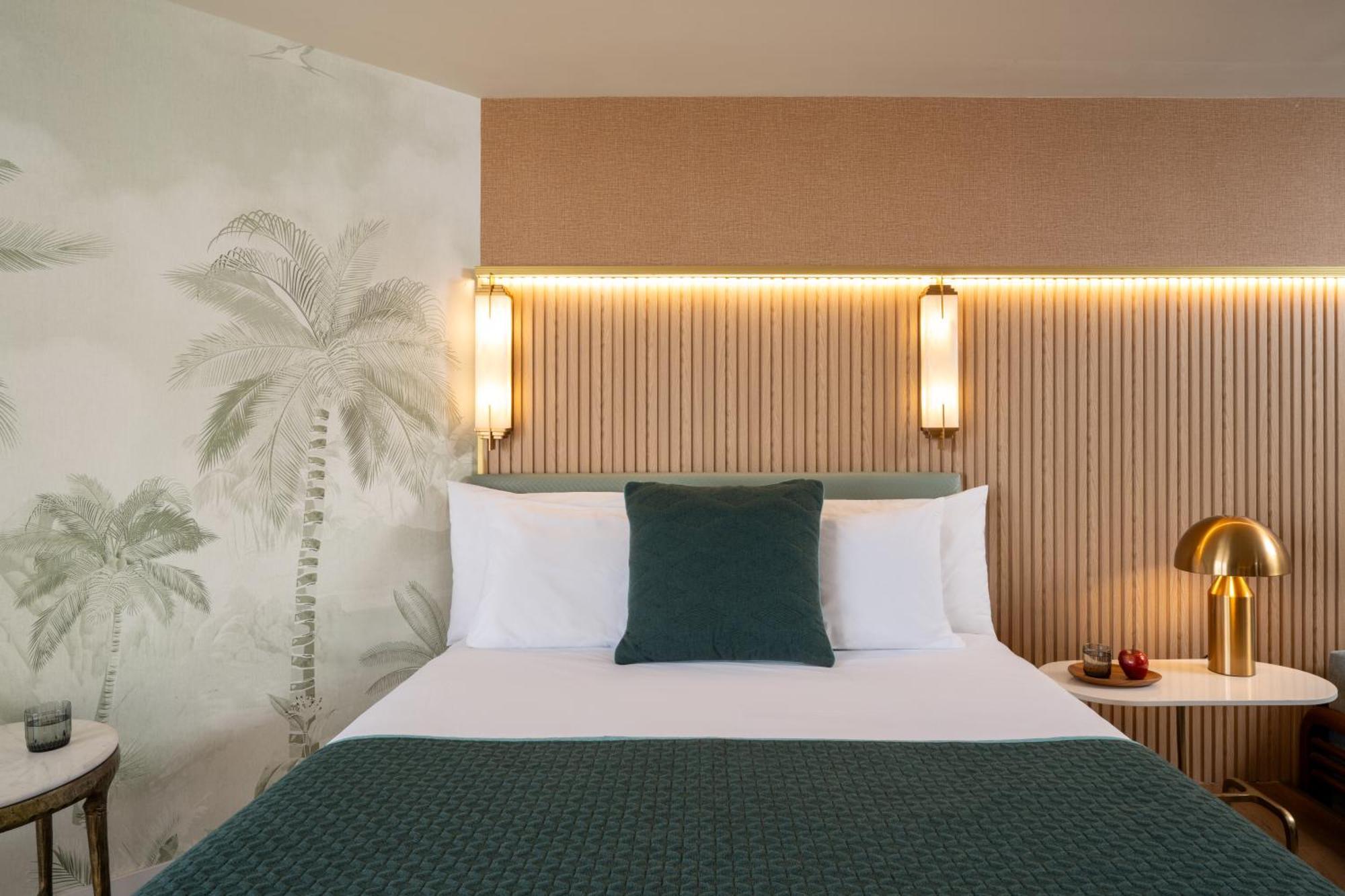 Deluxe Tower Room