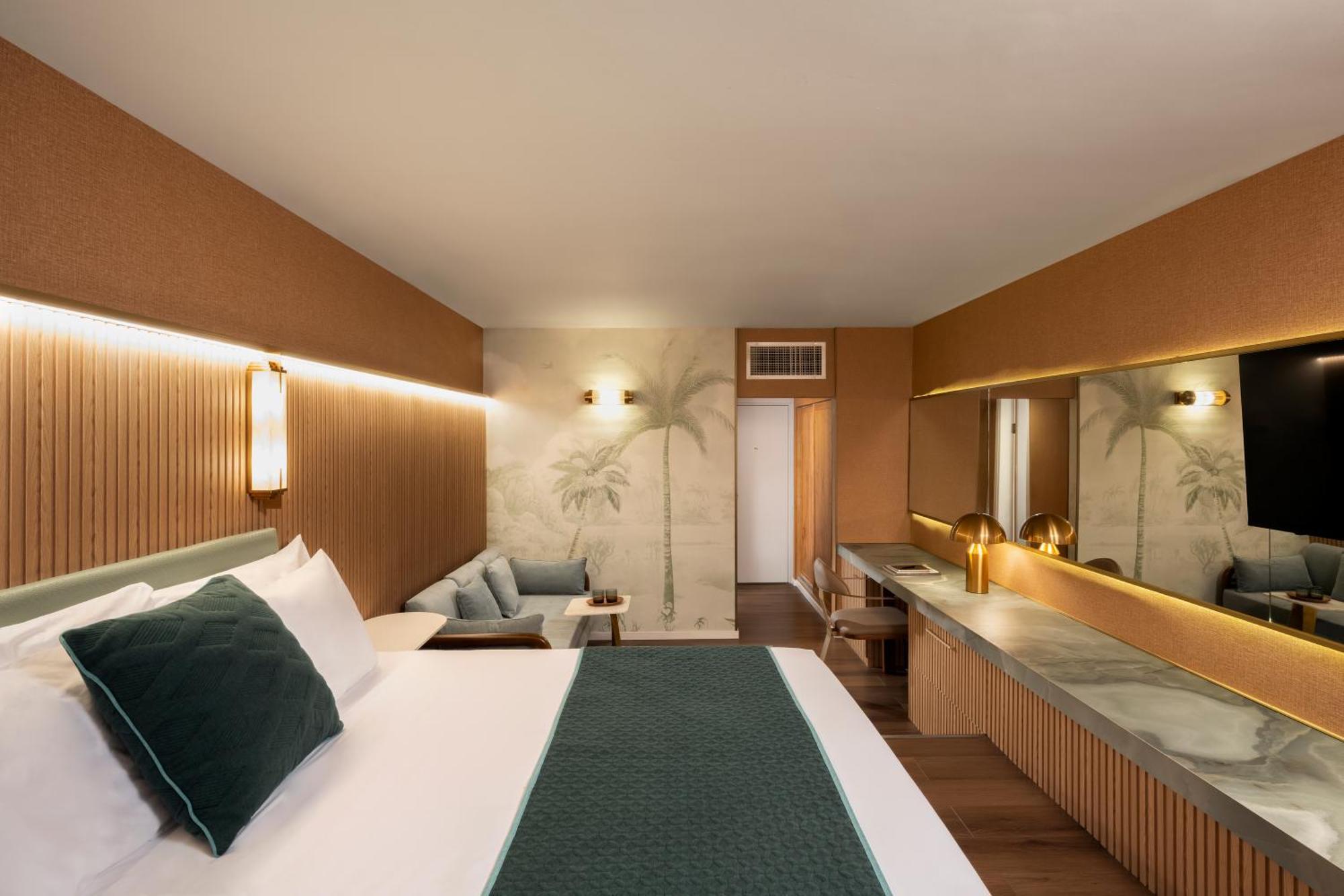 Deluxe Tower Room