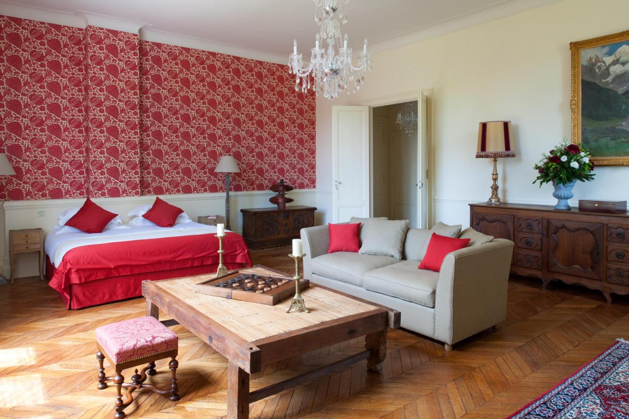 Suite Chartreuse du Thil located 09 mile from Les Sources de Caudalie