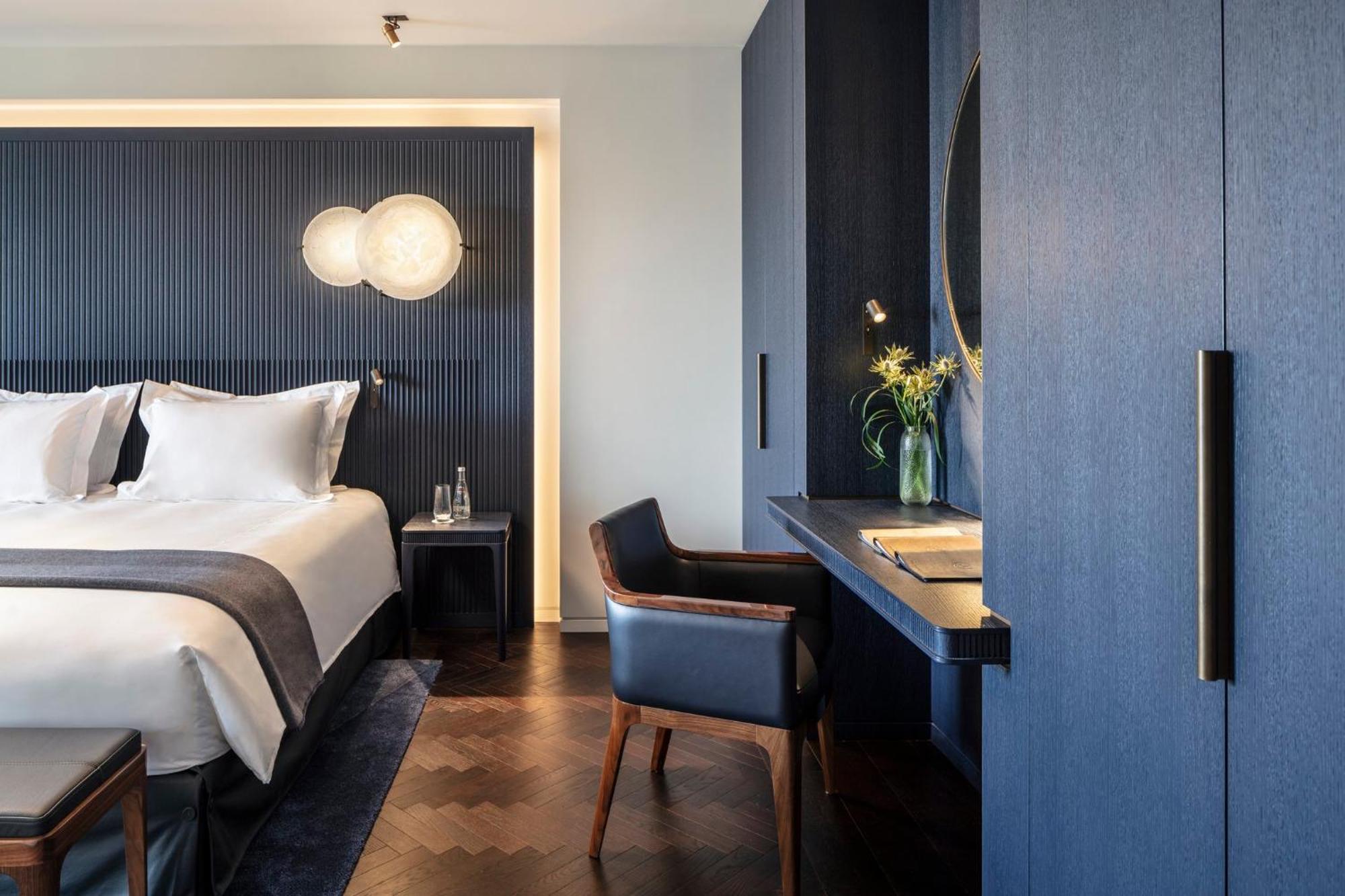 Eiffel View Deluxe Balcony Room