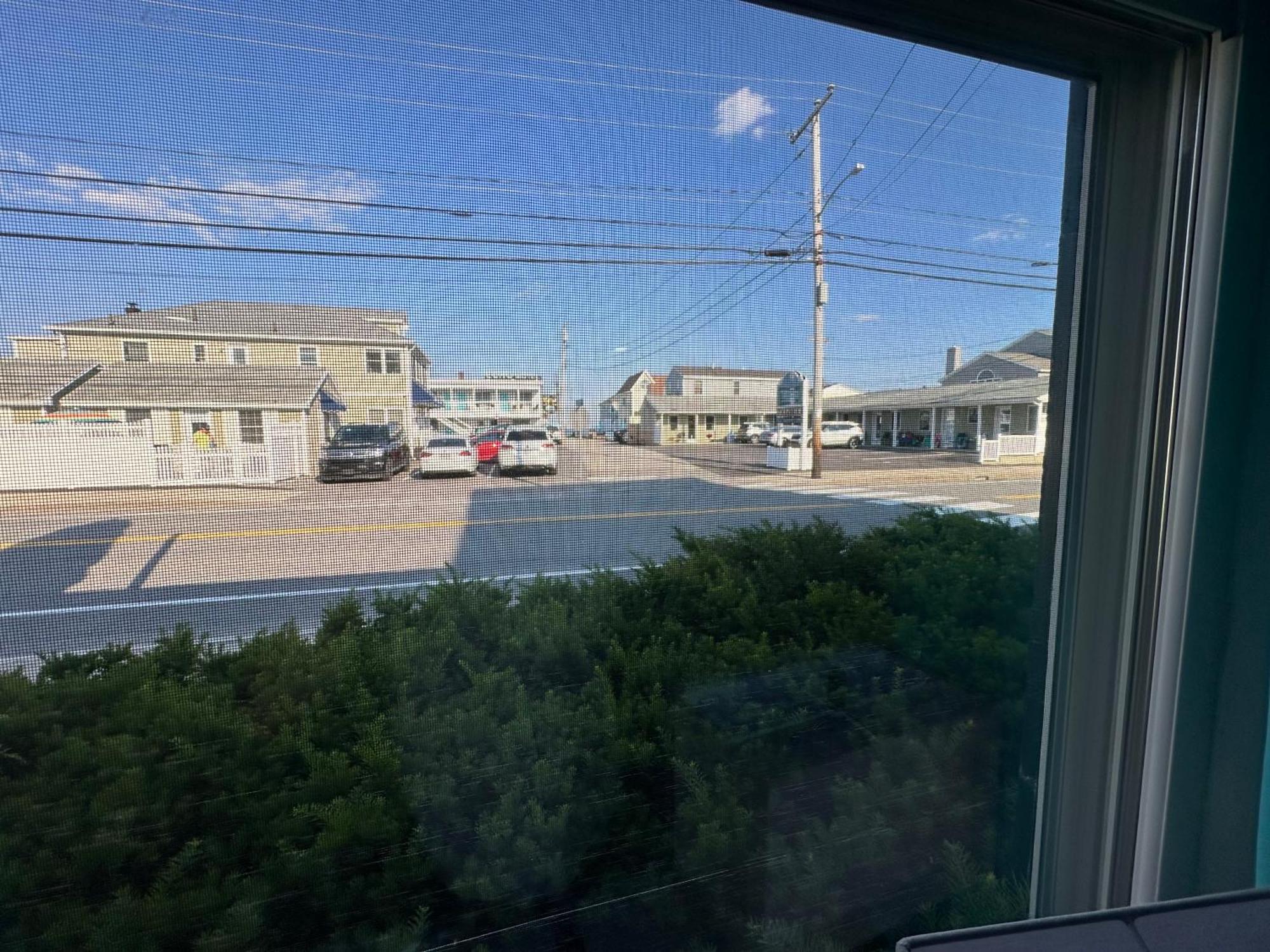 Queen Room with Pool View,1661835180:JPEG