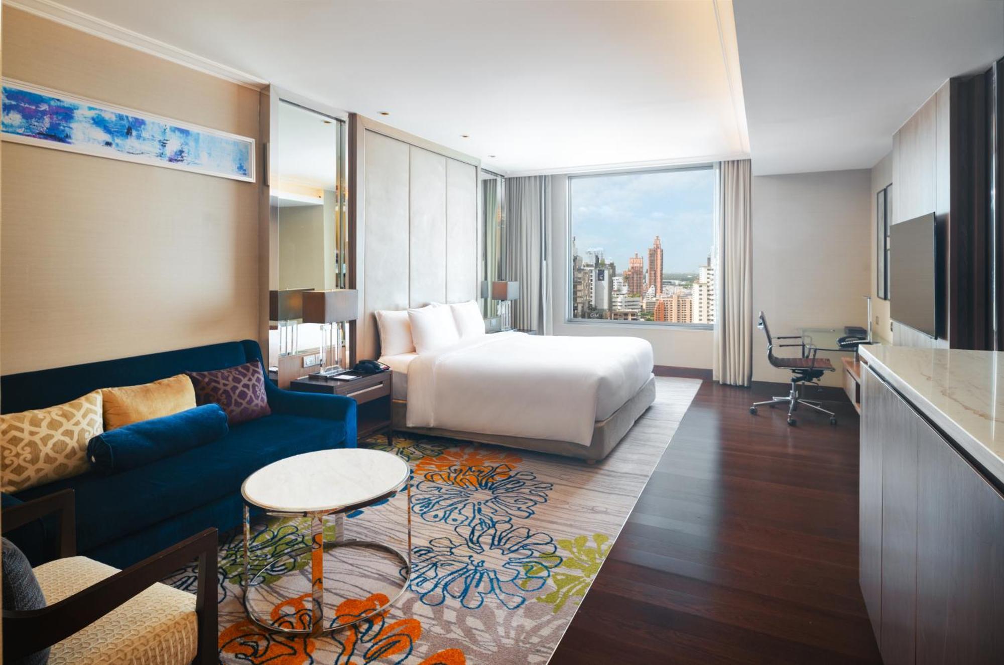 Junior Suite Lounge Access
