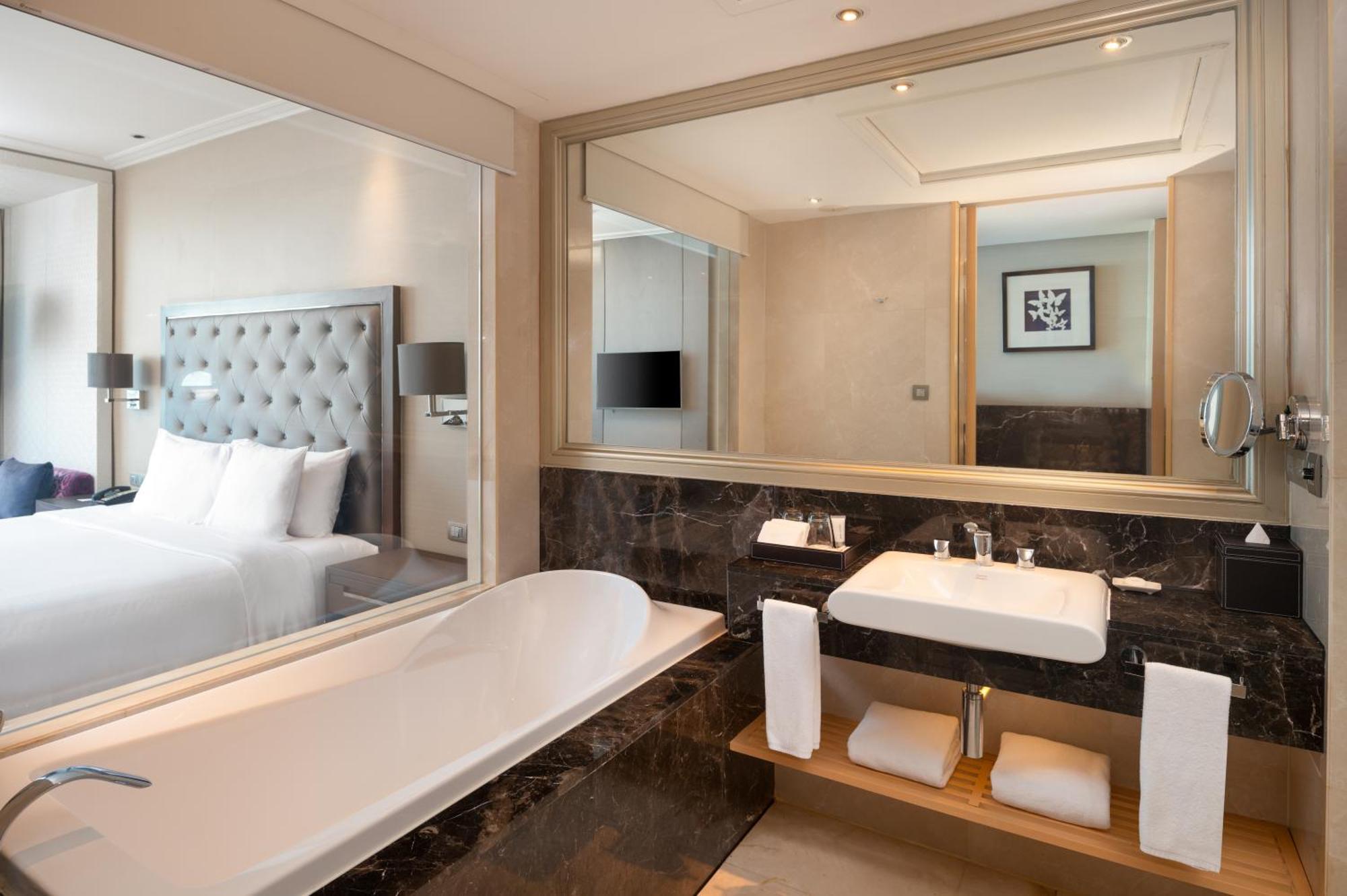 Deluxe Room City View