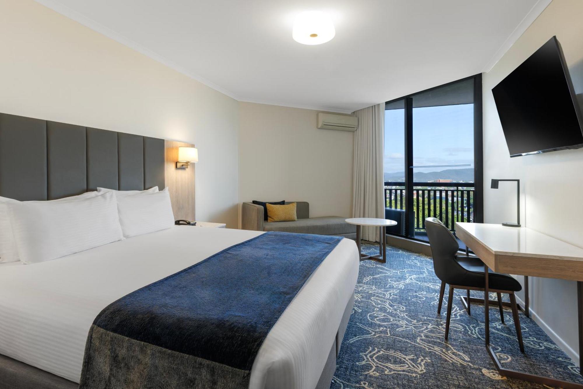 Superior King Room High Floor Balcony