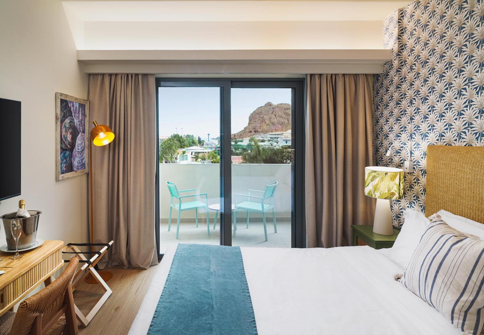 Deluxe Double or Twin Room with Pool View,1662981508:JPEG