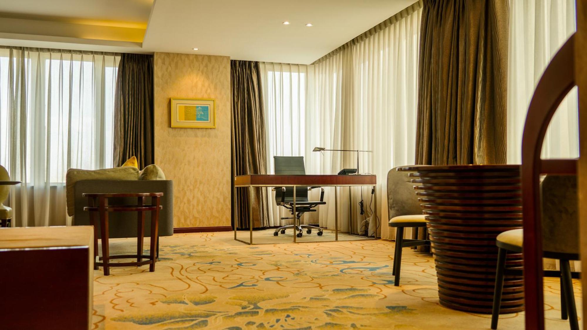 One-Bedroom Suite with Dining Area - High Floor,1662982678:JPEG