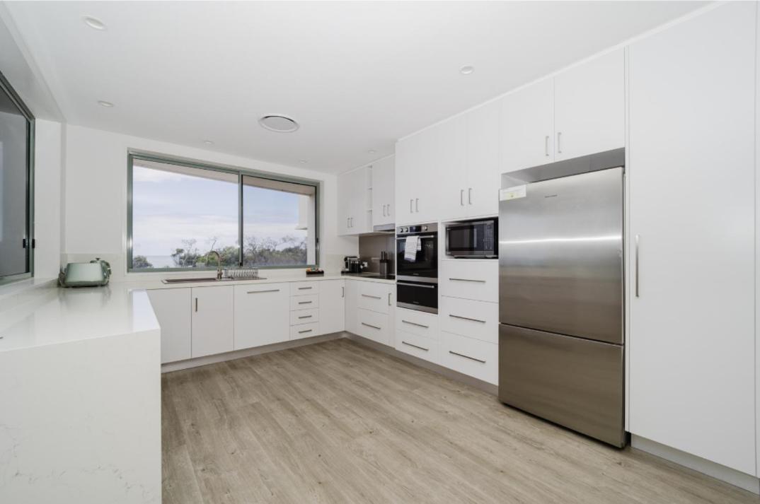 Premium Three-Bedroom Apartment Ocean View Apt 13