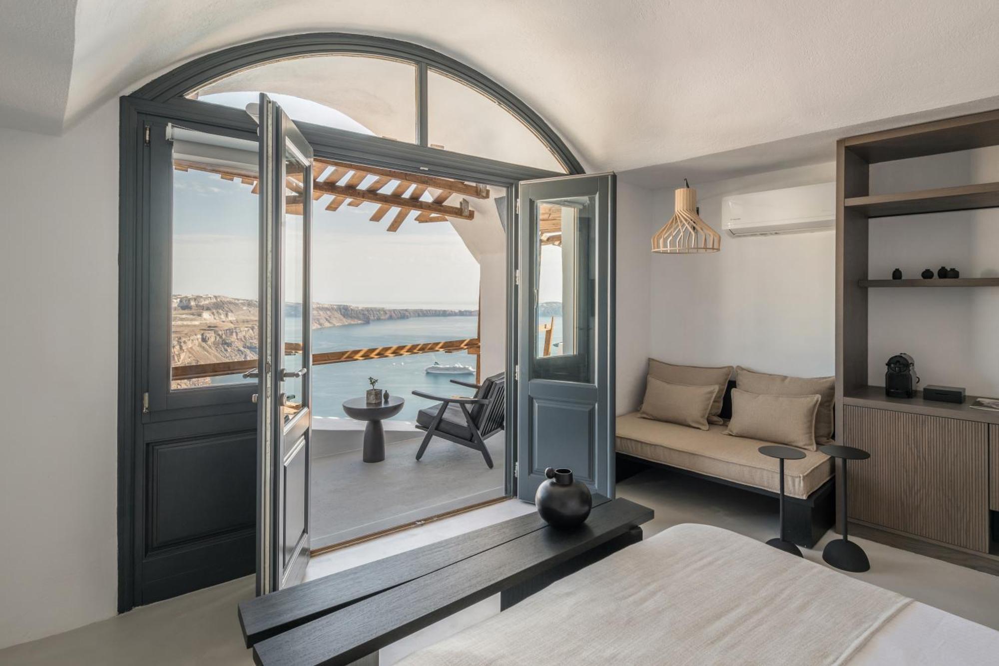 Petra Studio Caldera View