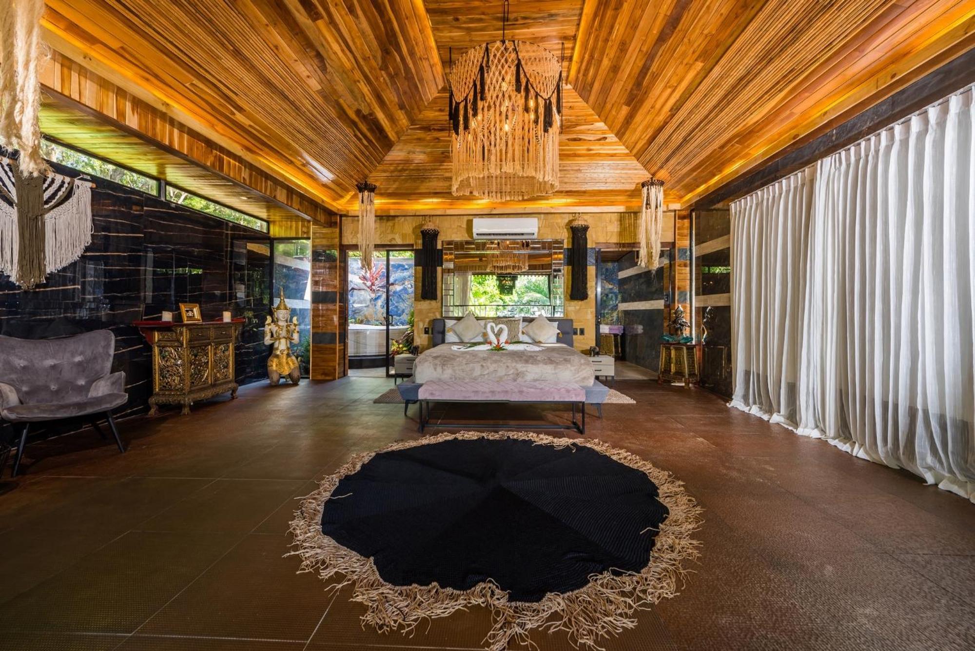 Luxury Ocean View Bungalow