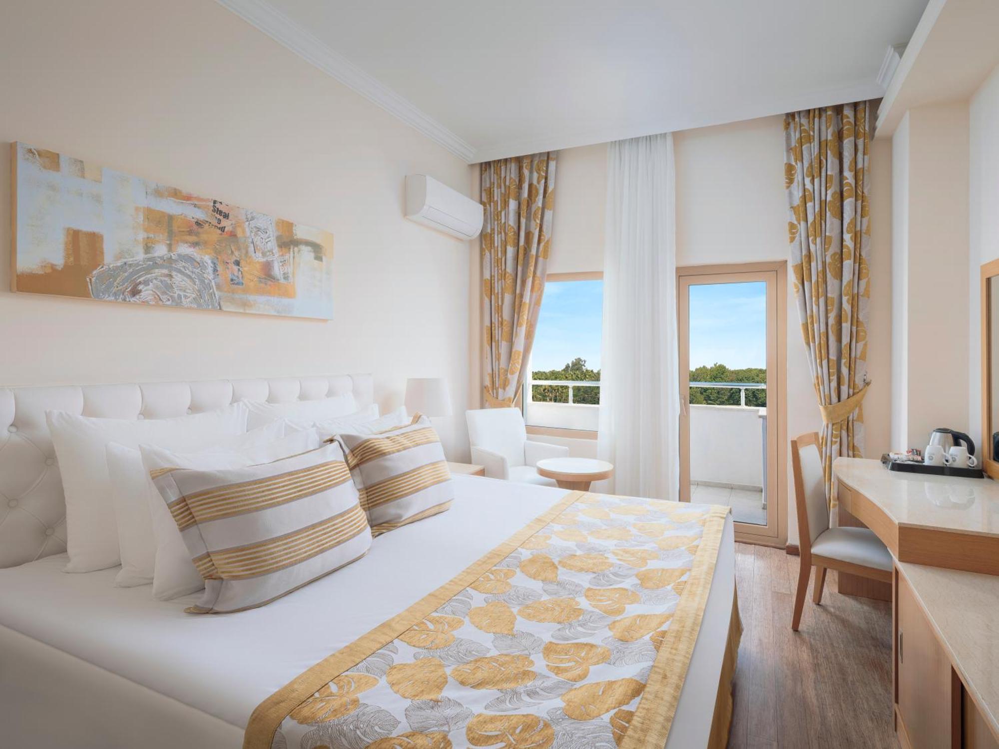 Standard Double or Twin Room Garden View