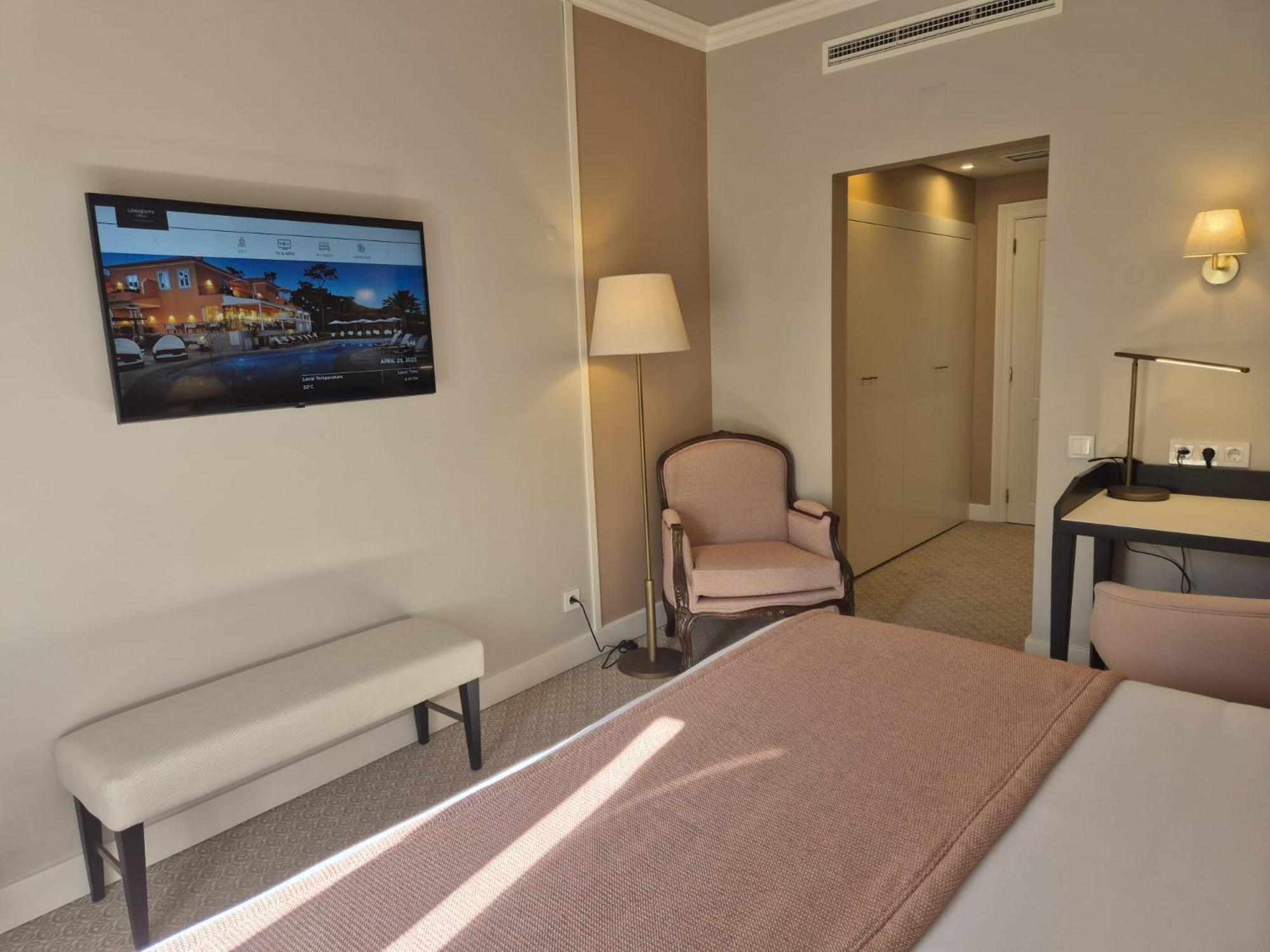 Deluxe Double Room Balcony Spa Access