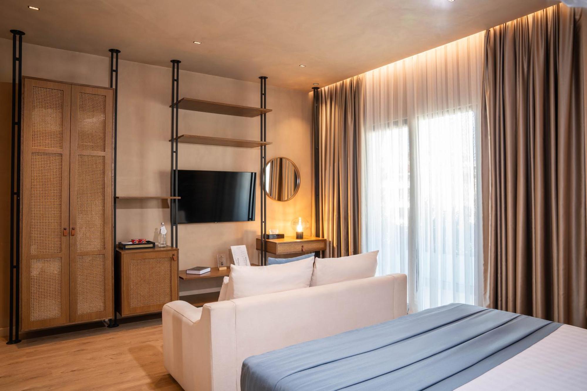 Deluxe Double Room Bath