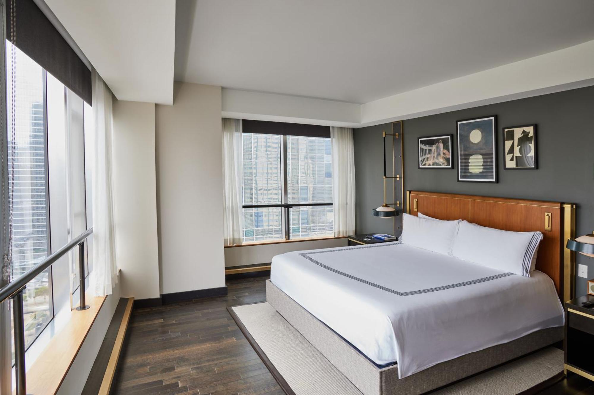 Corner King Room