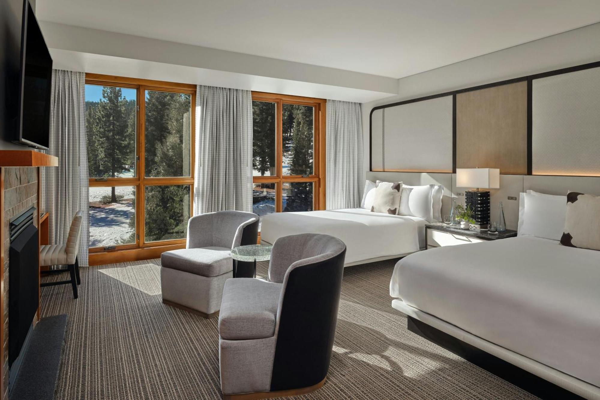 Deluxe Queen Room Mountain View