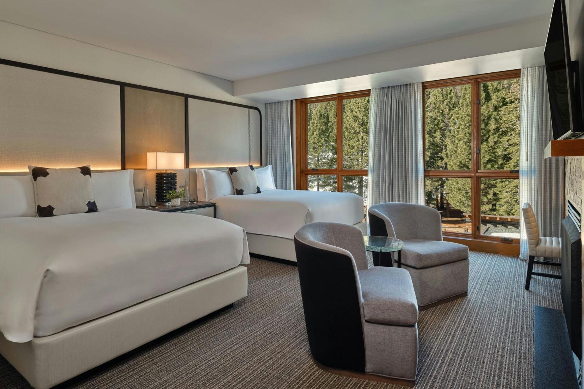 Deluxe Queen Room Mountain View