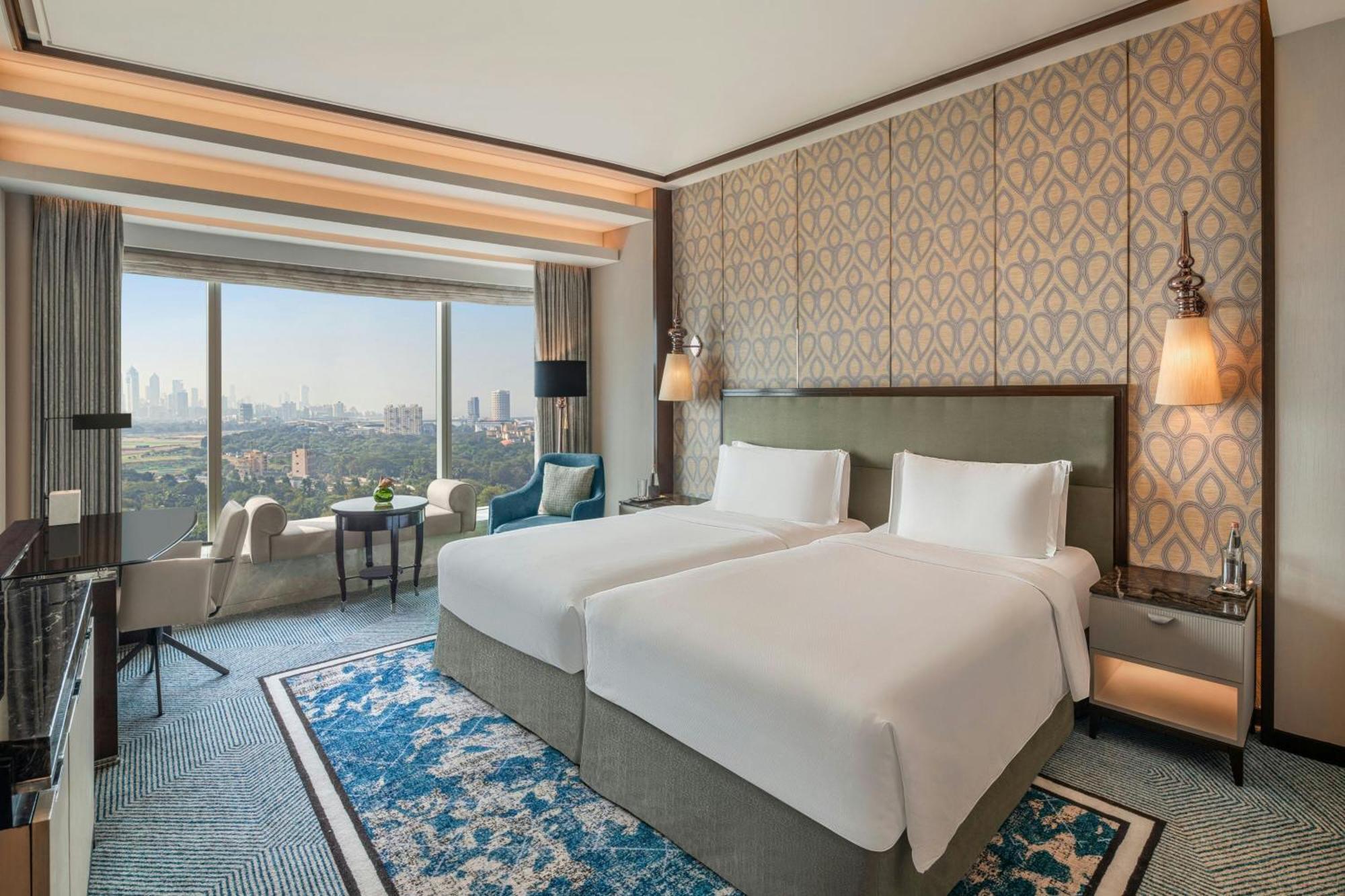 Guest room 2 Twin Racecourse view