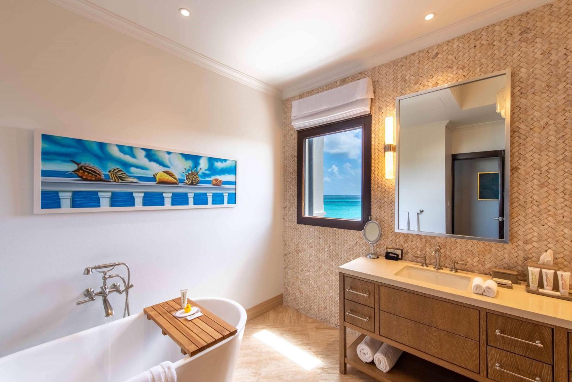 Deluxe King Room with Balcony and Ocean View