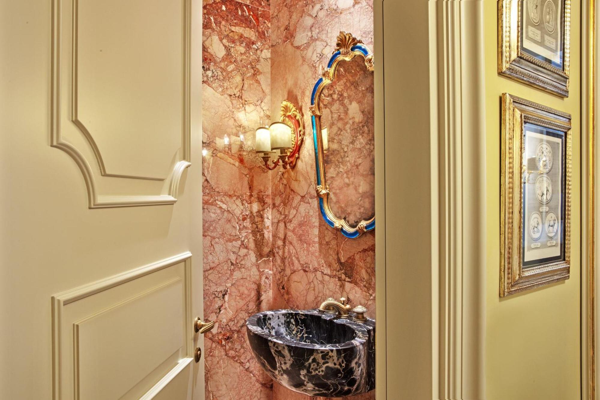 Heritage 1 Bedroom Suite 1 King SMaria DGiglio view