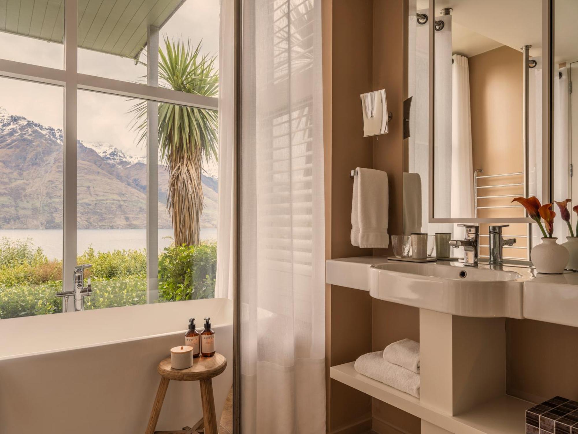 Grand Lake View Suite