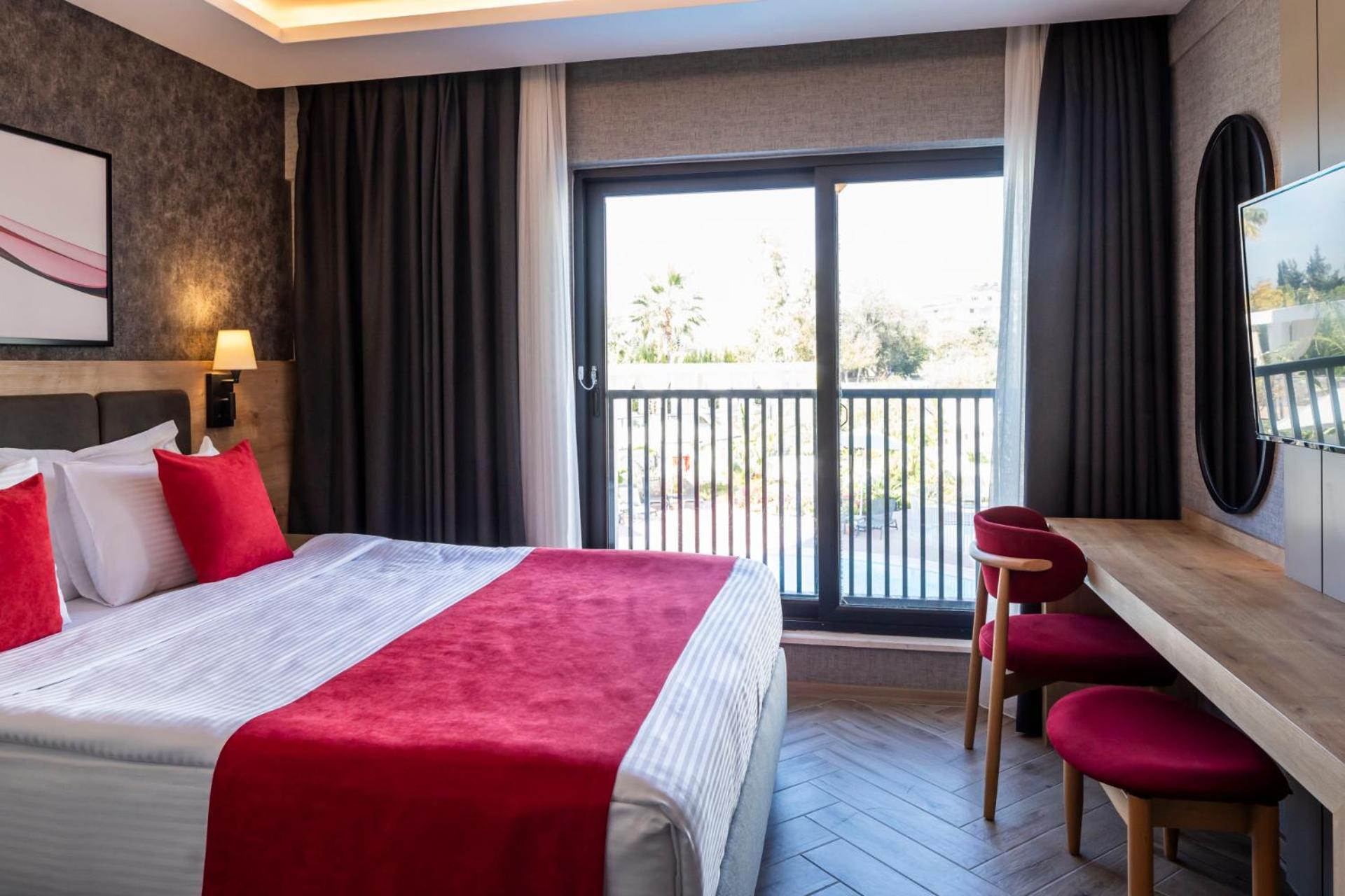 Standard Room French Bed Poolside Mobility Accessible