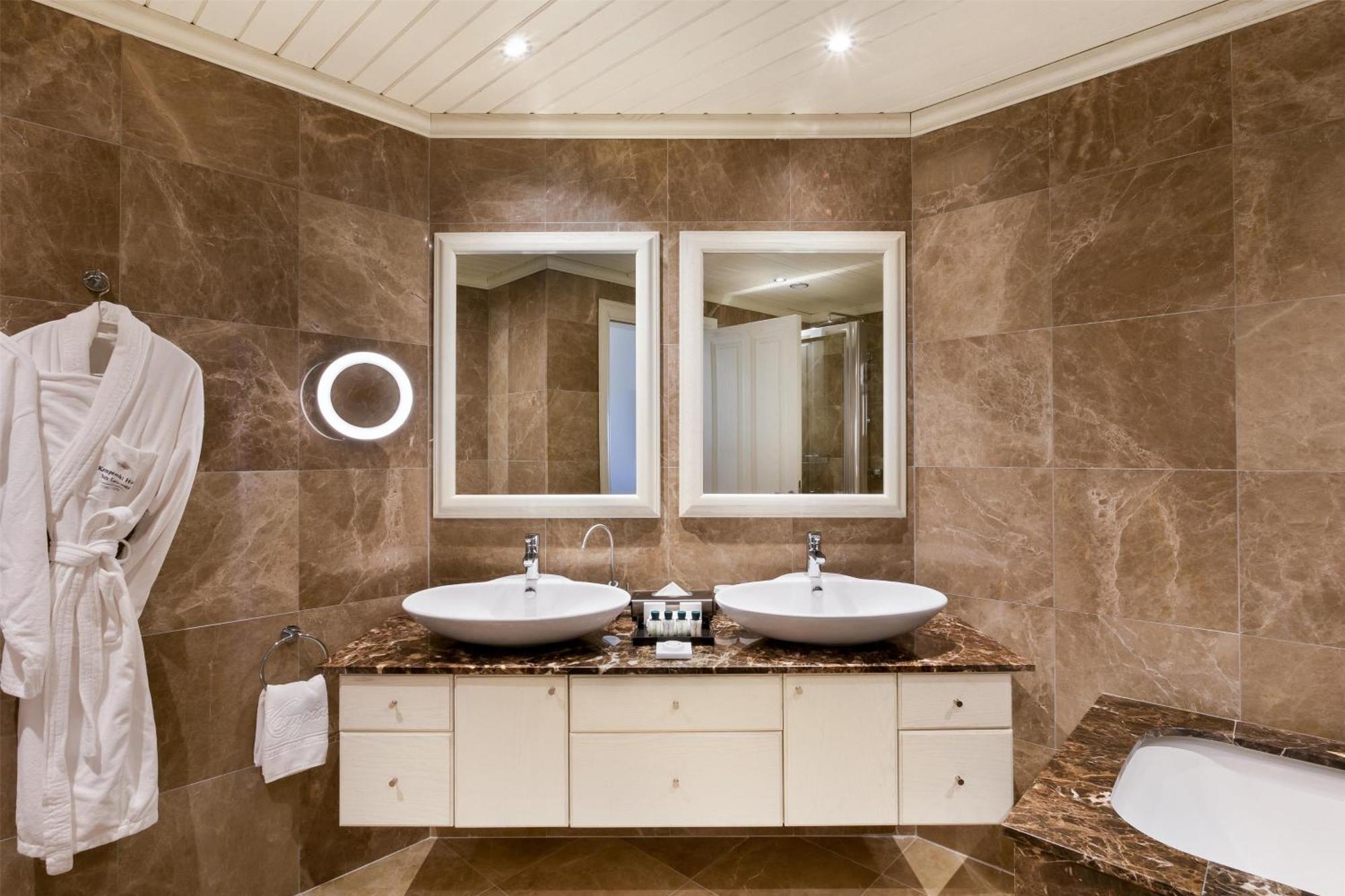 Grand Deluxe Garden View Room