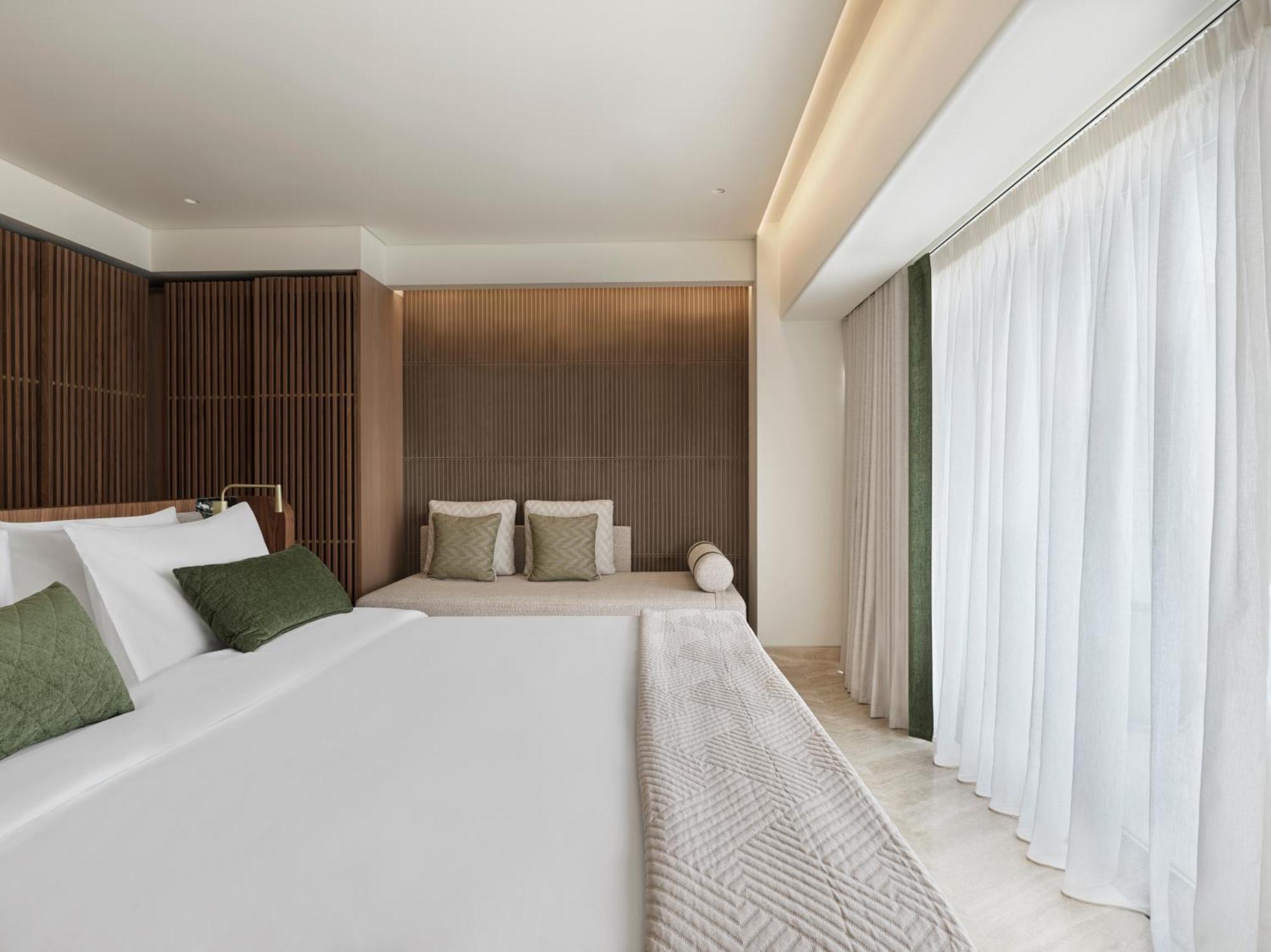 Panorama Suite with Balcony & Temple view