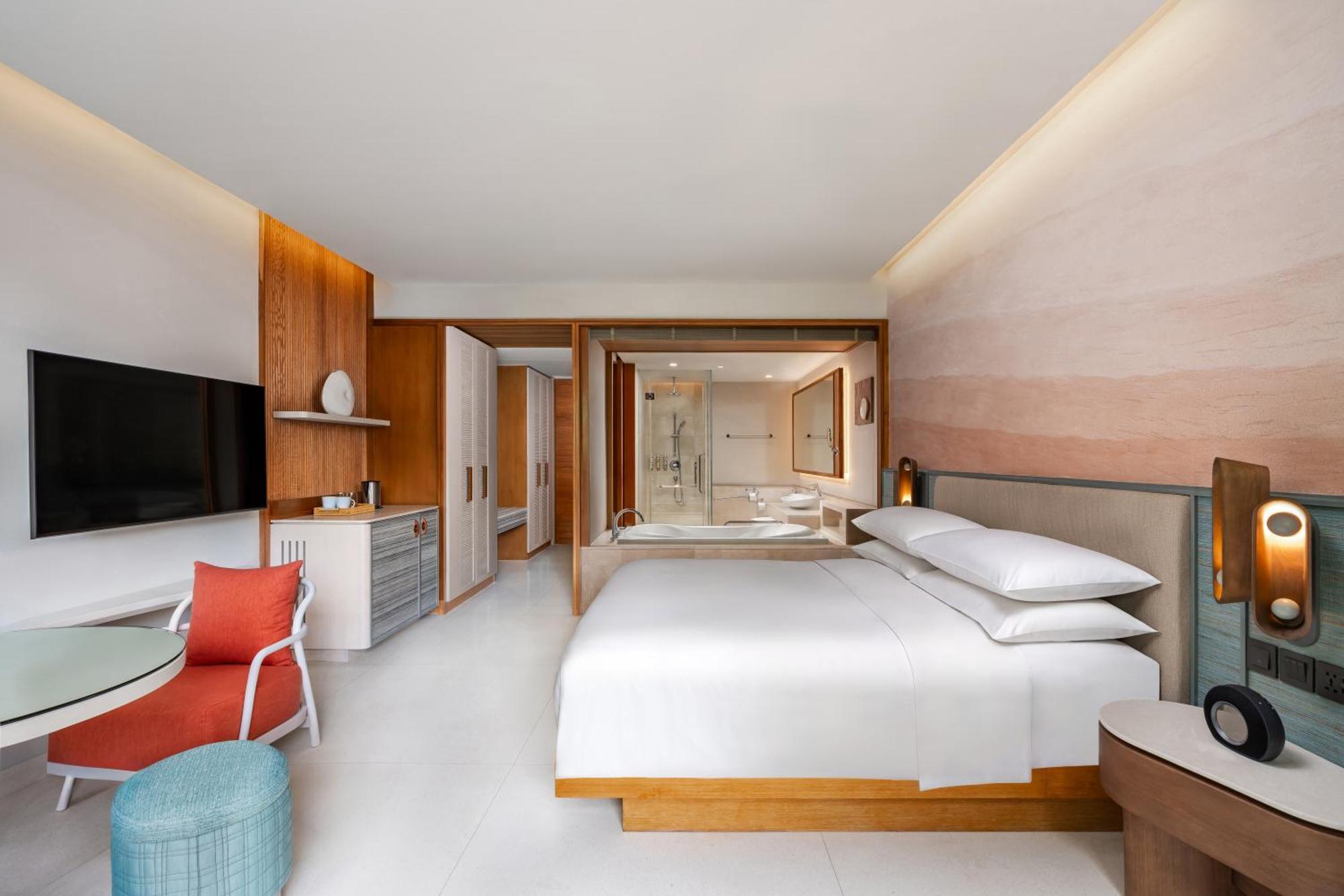 Deluxe Room 1 King Garden View Newly Renovated