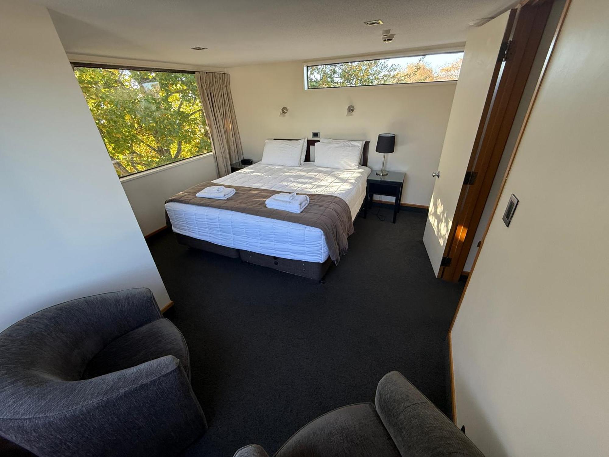 Motel 4 Bedroom Unit