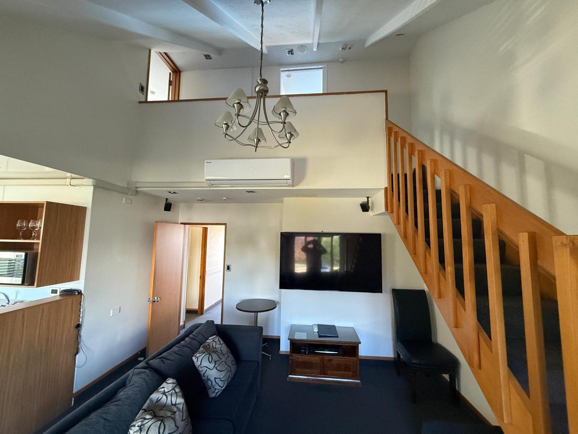 Motel 4 Bedroom Unit