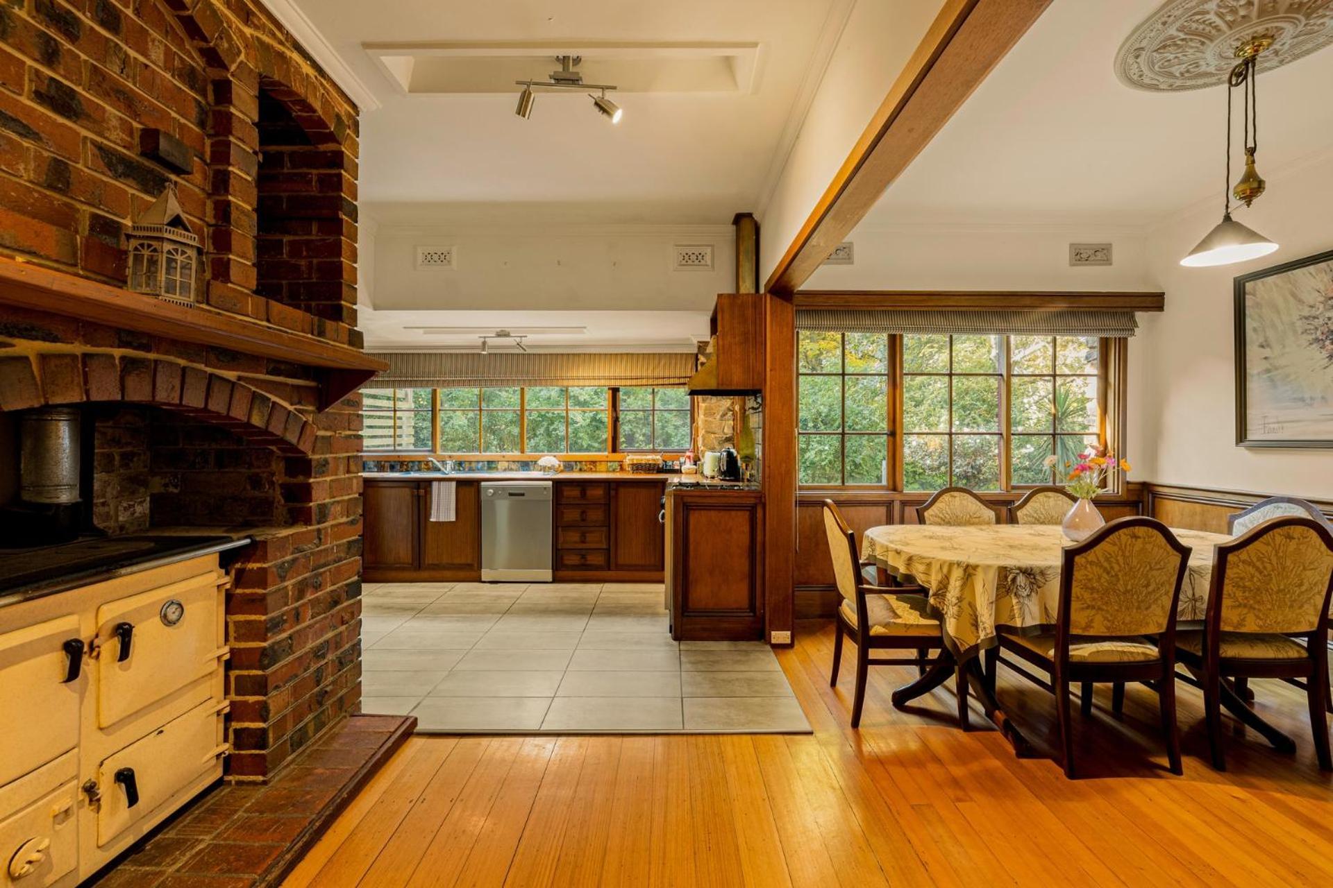 Manor King Suite