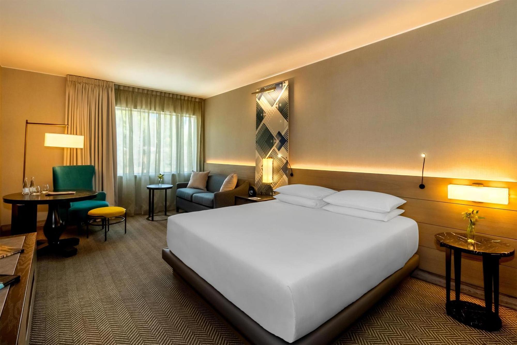 Deluxe King Room,1669051229:JPEG
