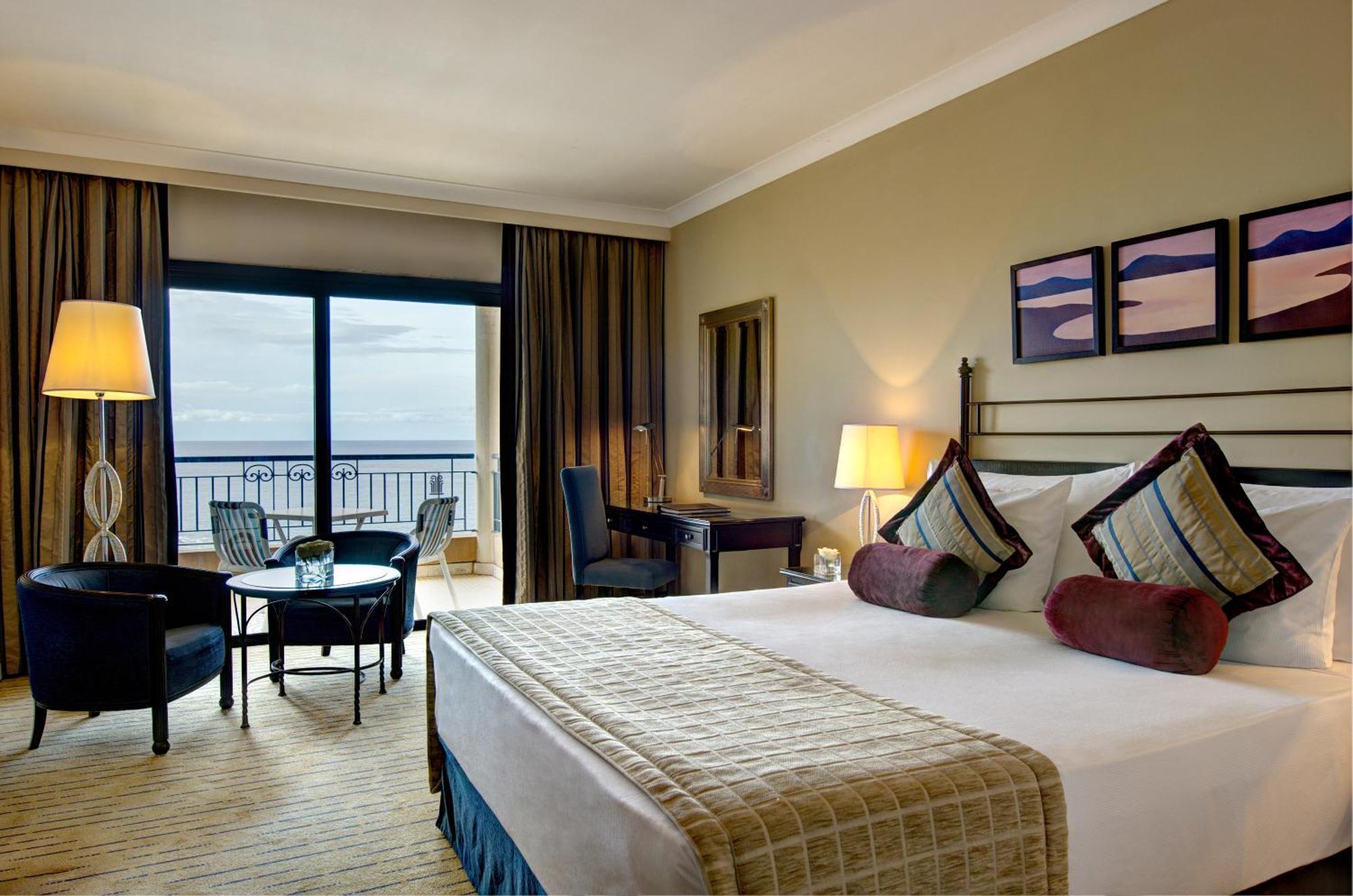 Deluxe Suite with Sea View,1548212293:JPEG