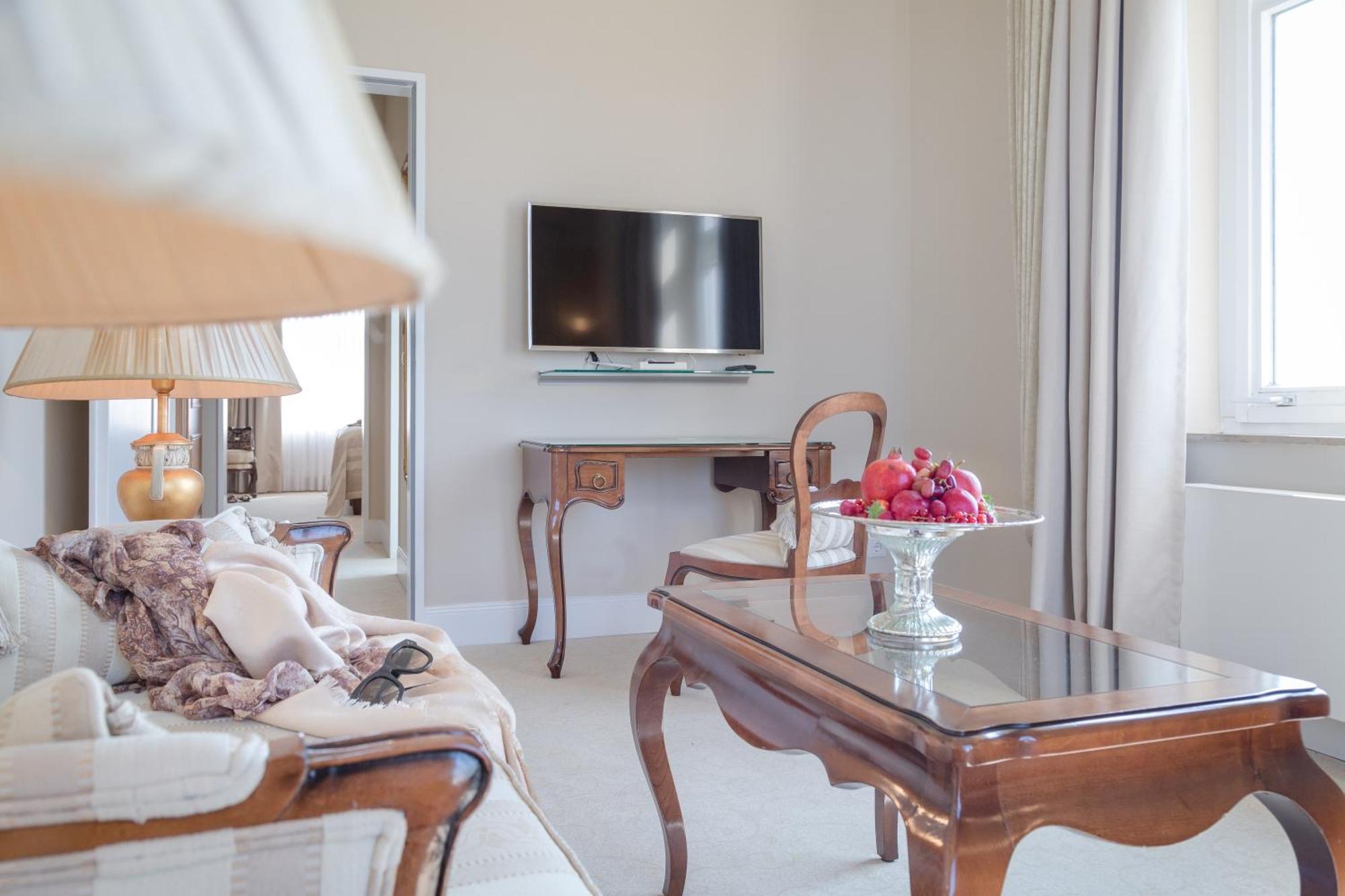 Suite Landside