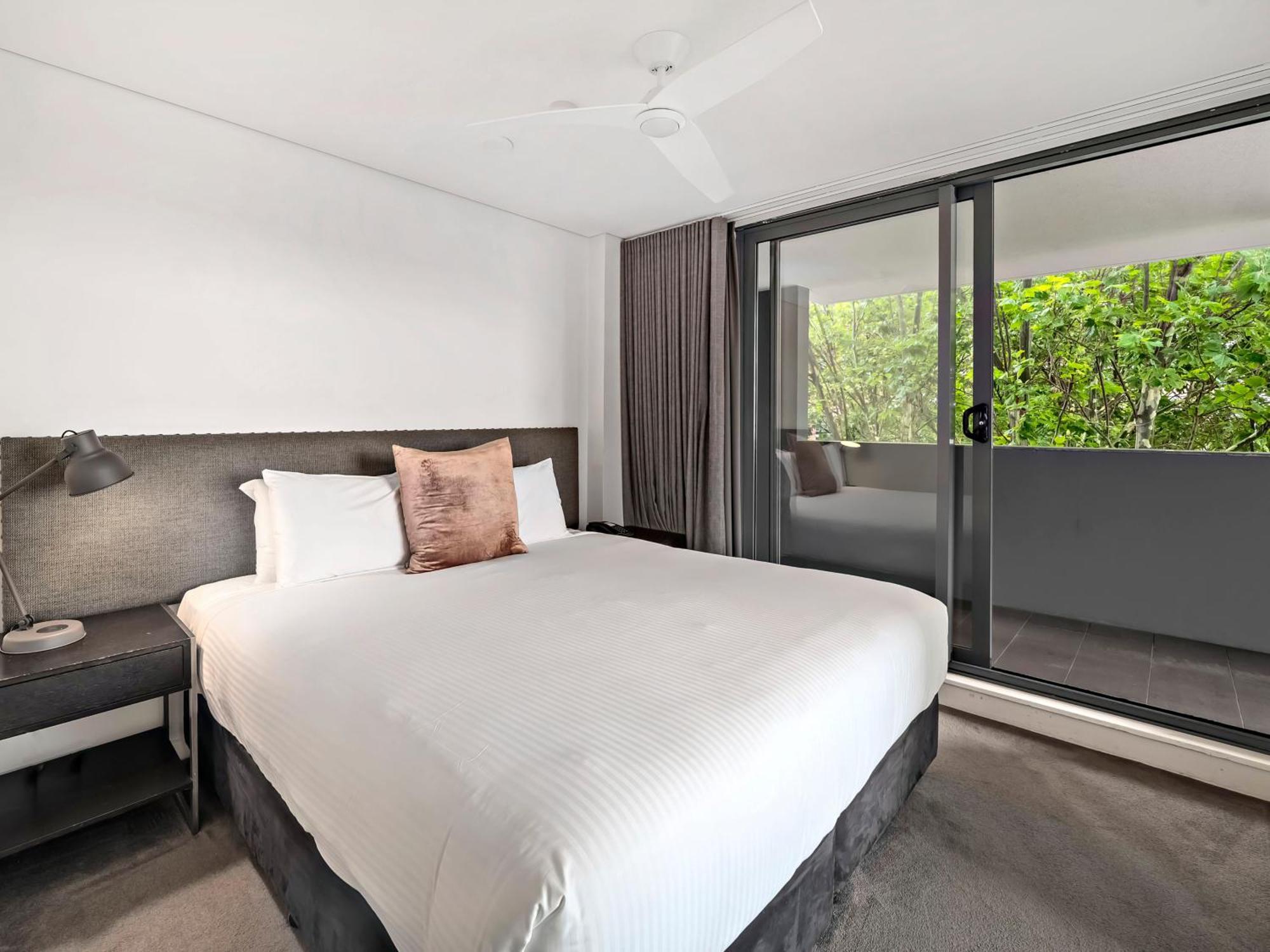 Harbour View One-Bedroom Apartment Balcony