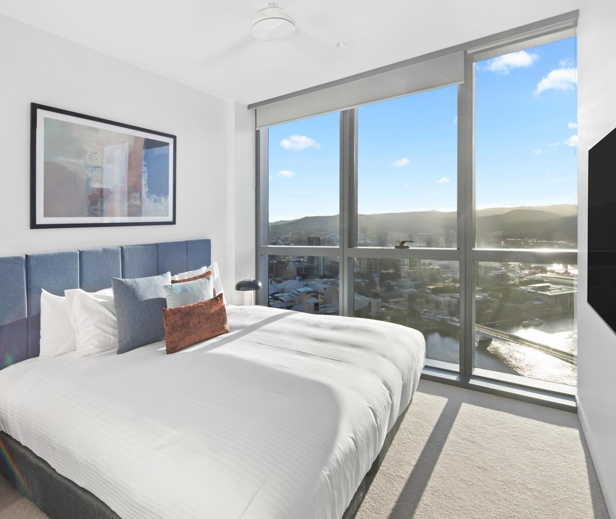 One Bedroom River View Apartment No Housekeeping