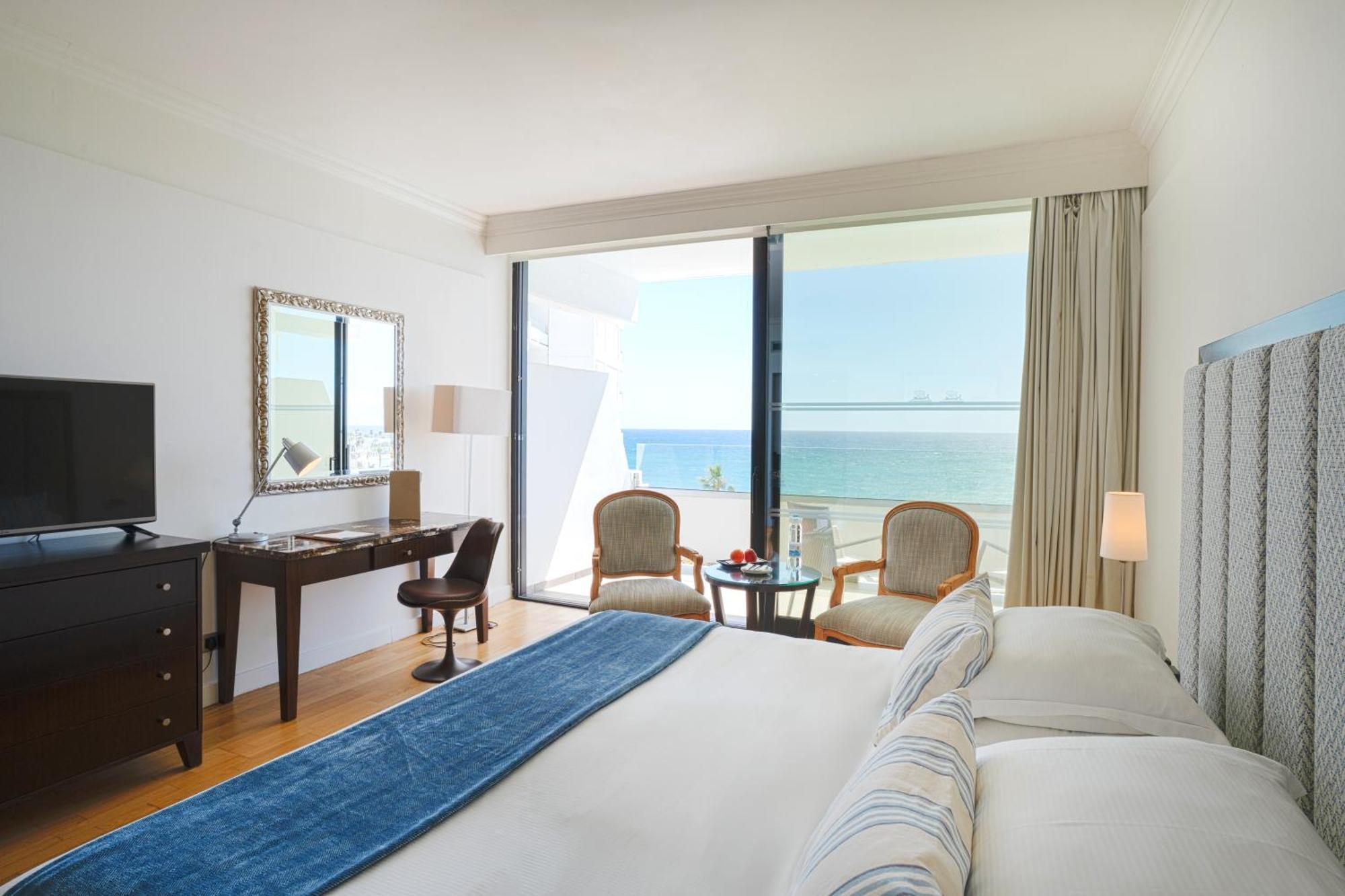 Double or Twin Room Sea View