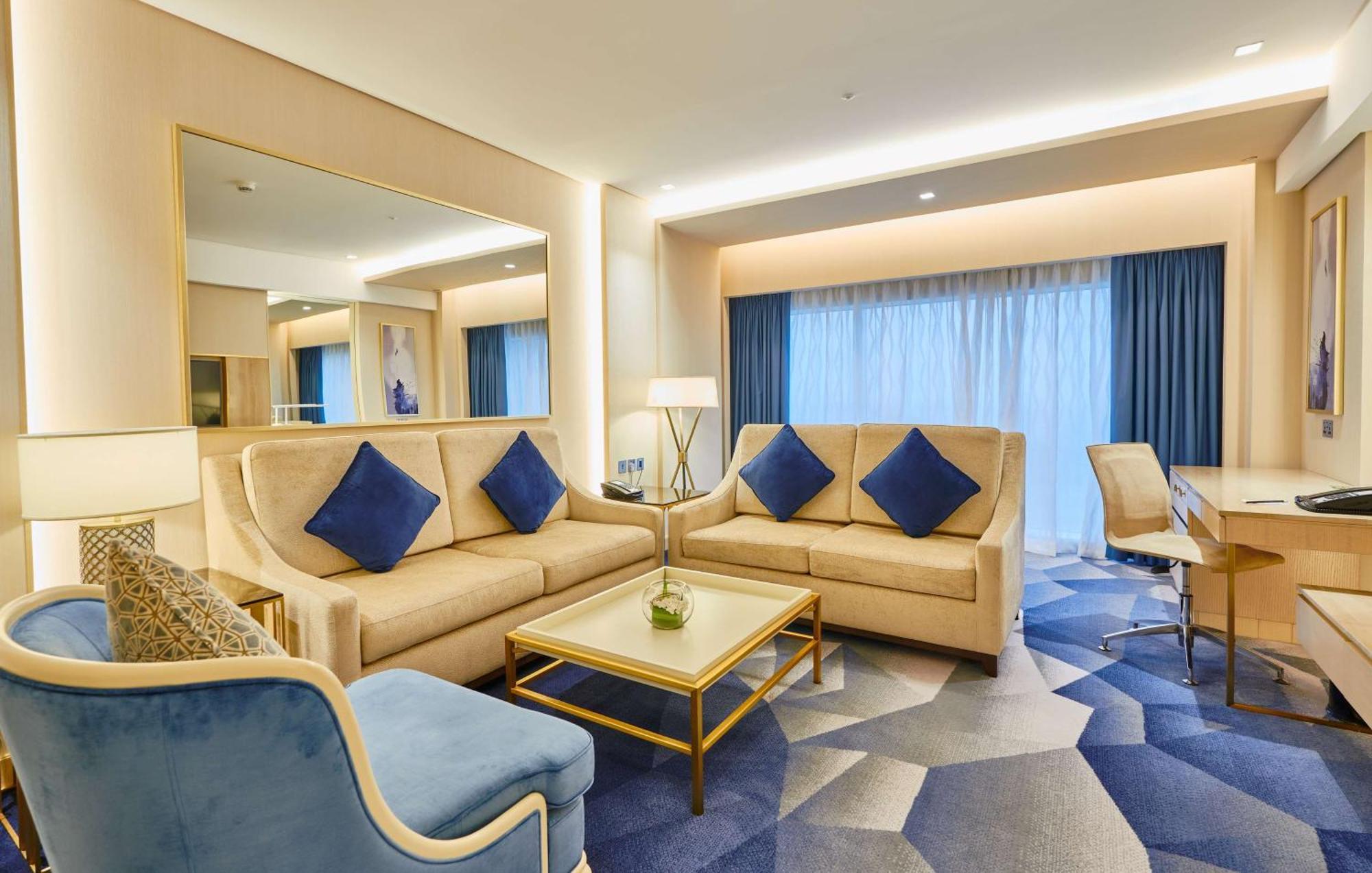Suite Lounge Access